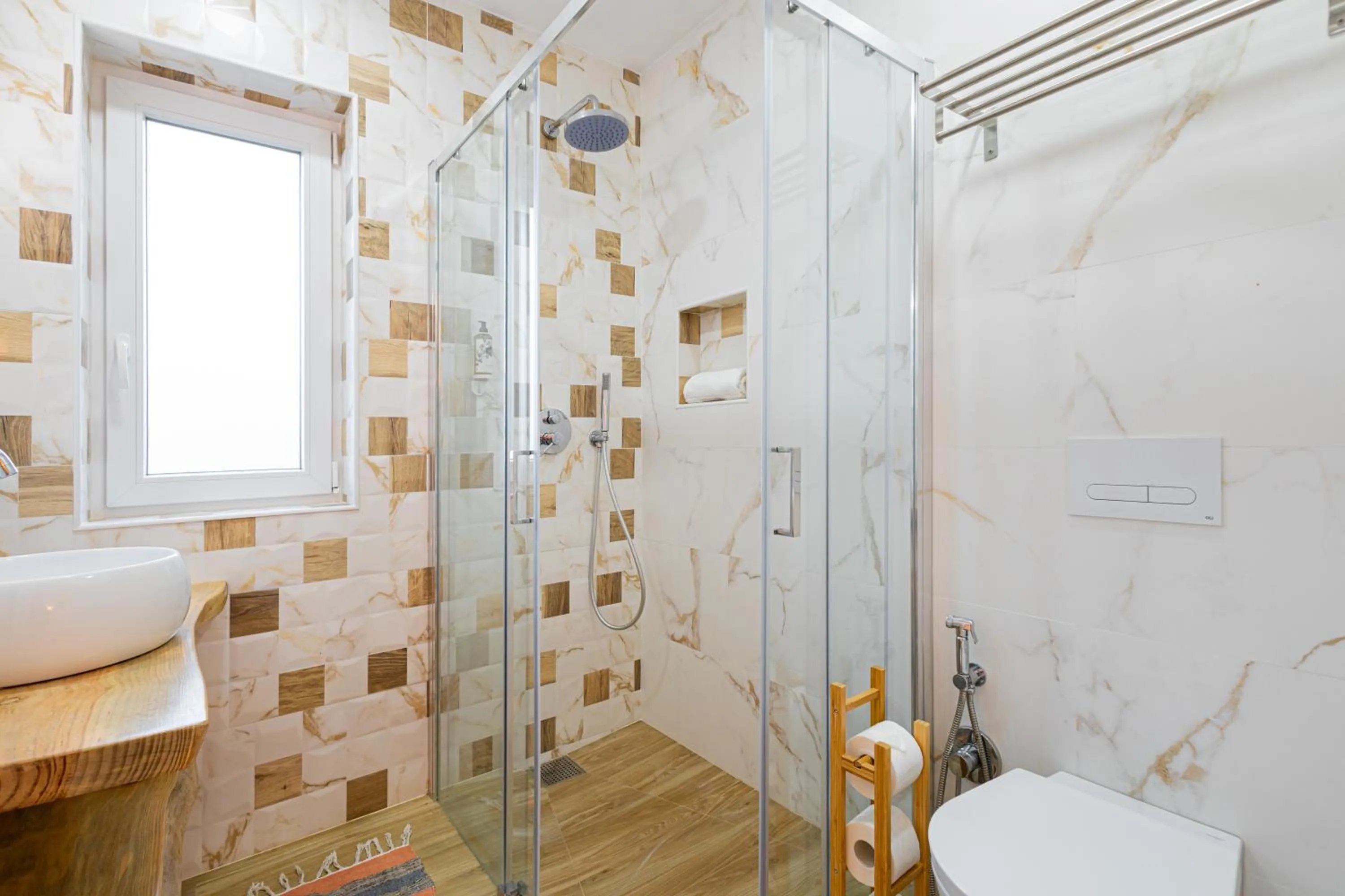 Shower in Monte do Cerro