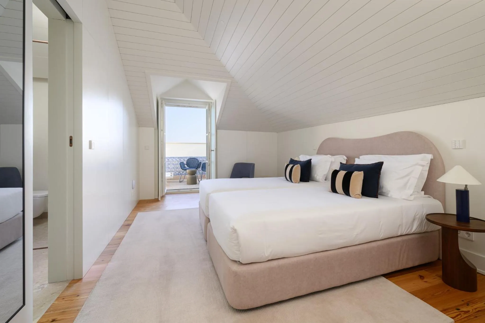 Bedroom, Bed in Casagrand Luxury Apartments Lisboa