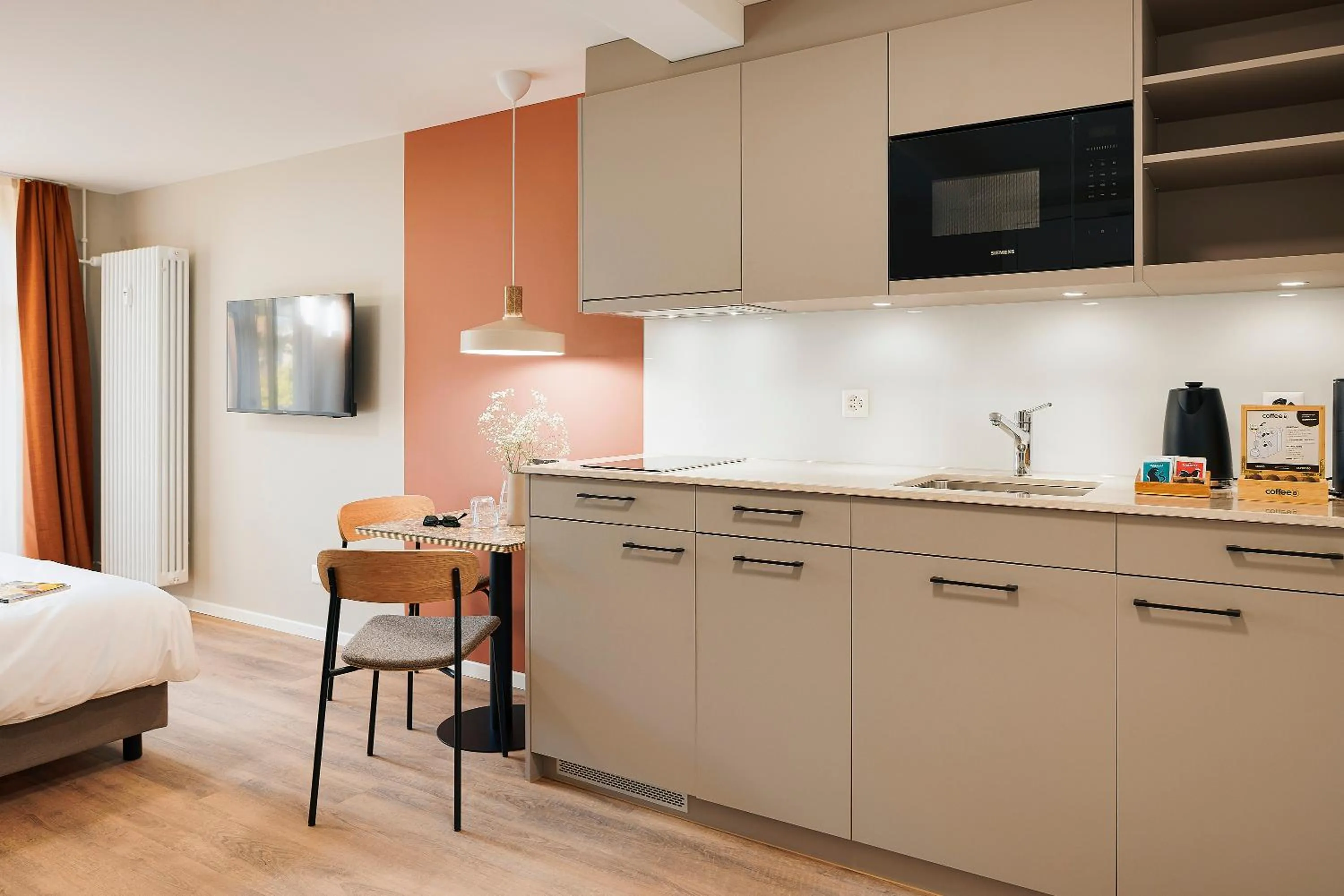 Kitchen or kitchenette, Bed in Stay Sunday