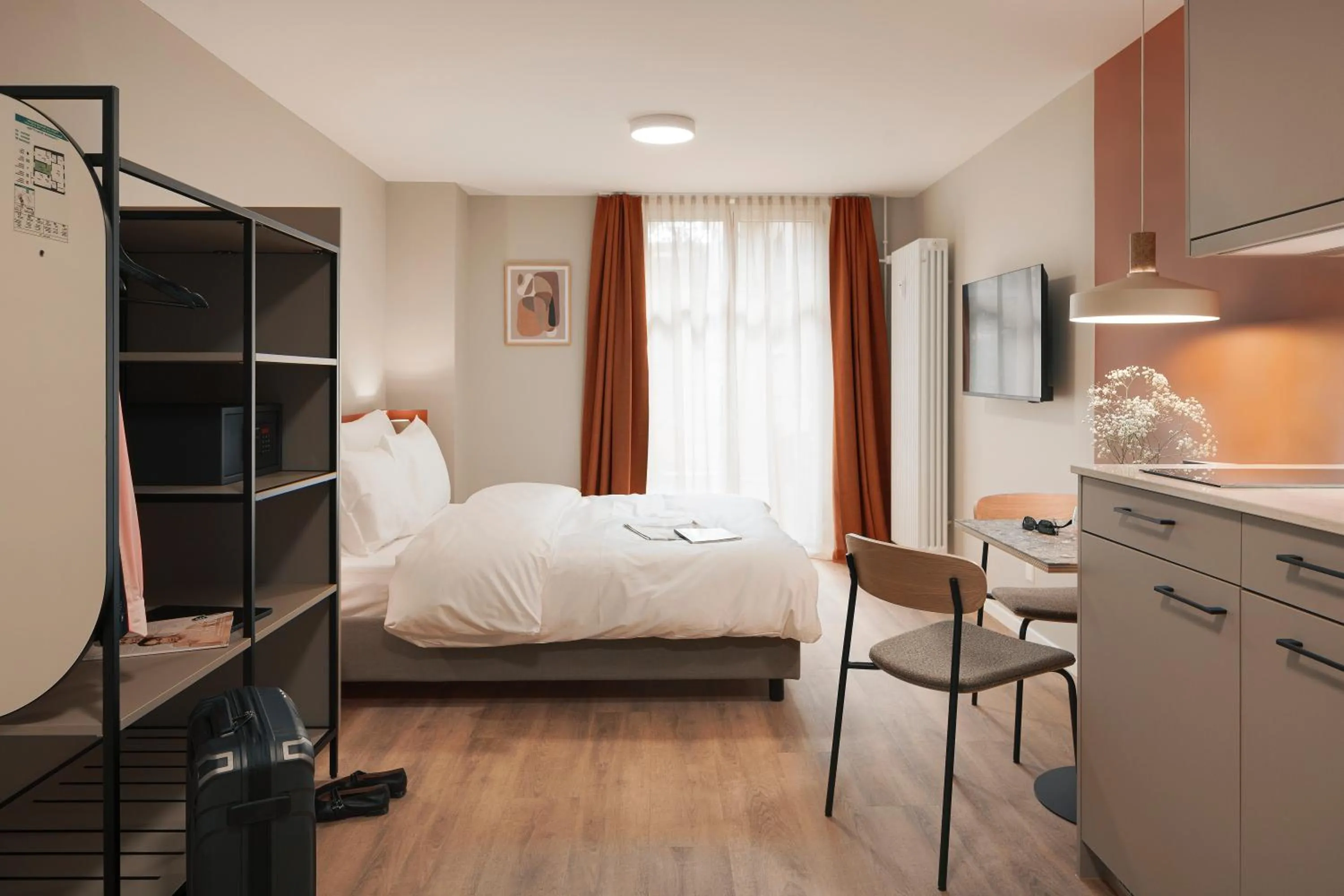 Kitchen or kitchenette, Bed in Stay Sunday
