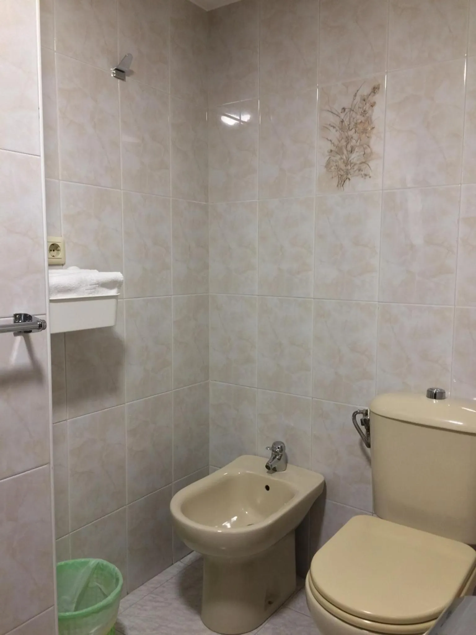 Saudade Hostal Cafetería