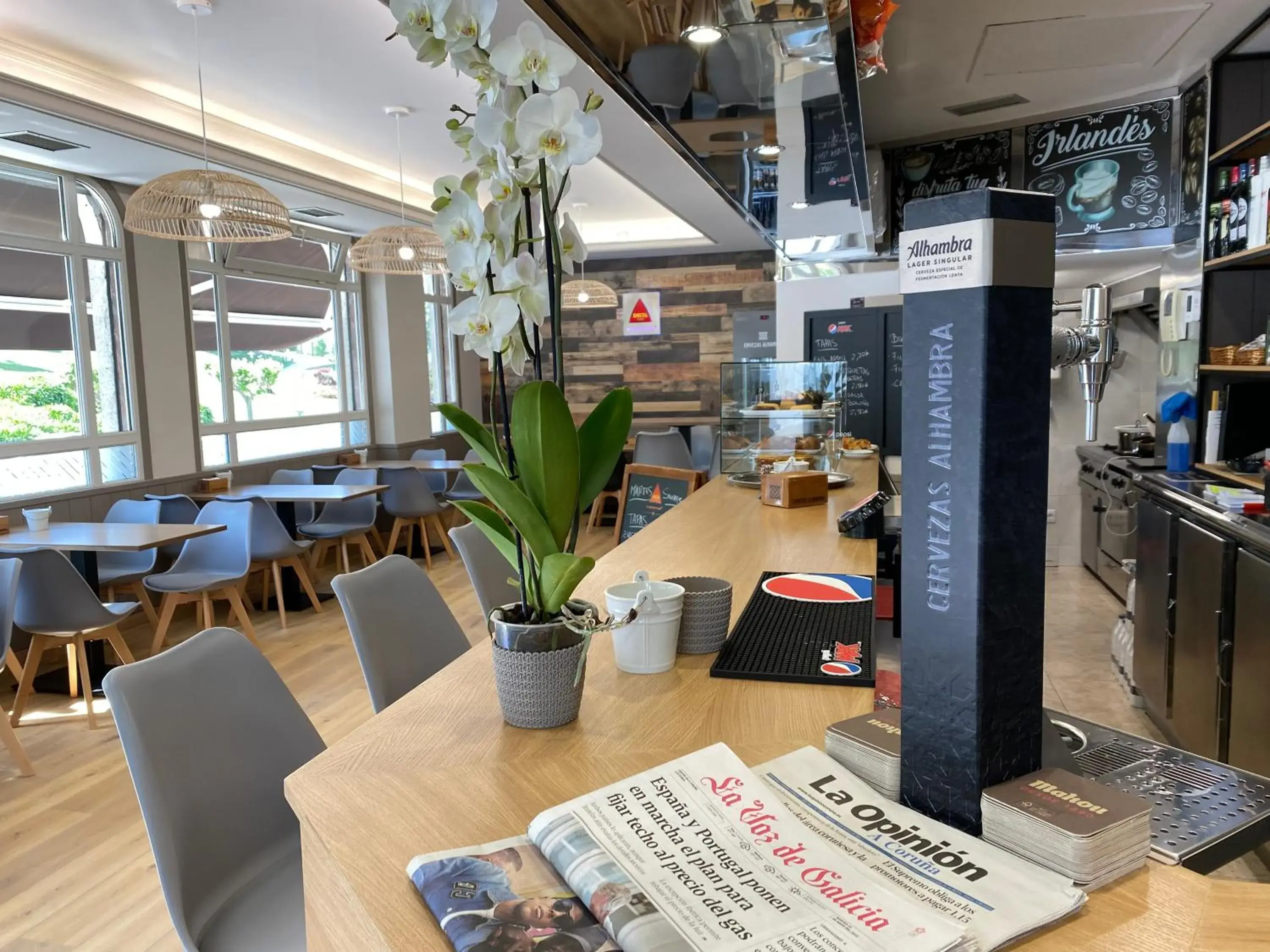 Double Room in Saudade Hostal Cafetería Double Room in Saudade Hostal Cafetería