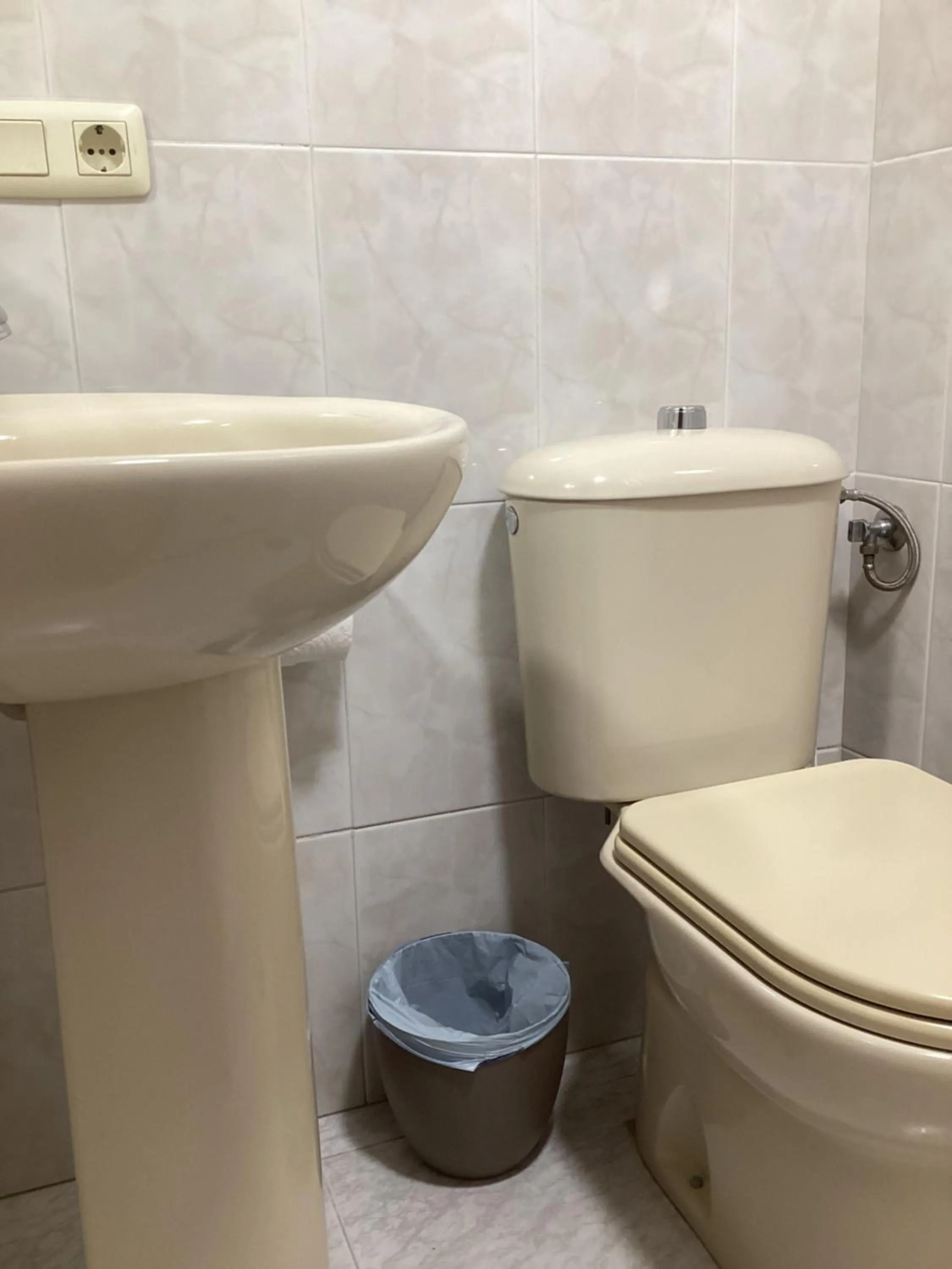 Saudade Hostal Cafetería