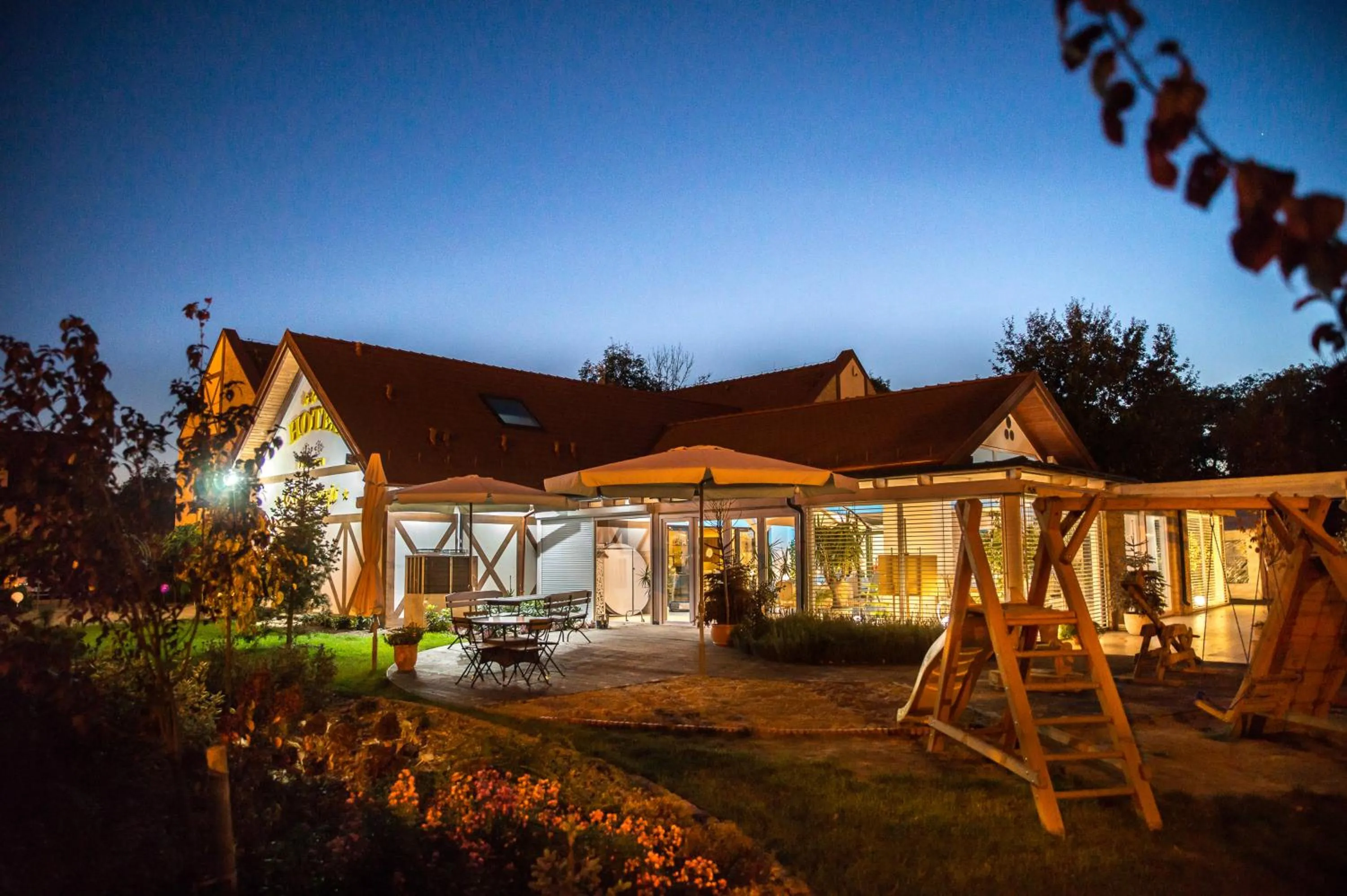 Garden in Hotel Legnicki & Restauracja