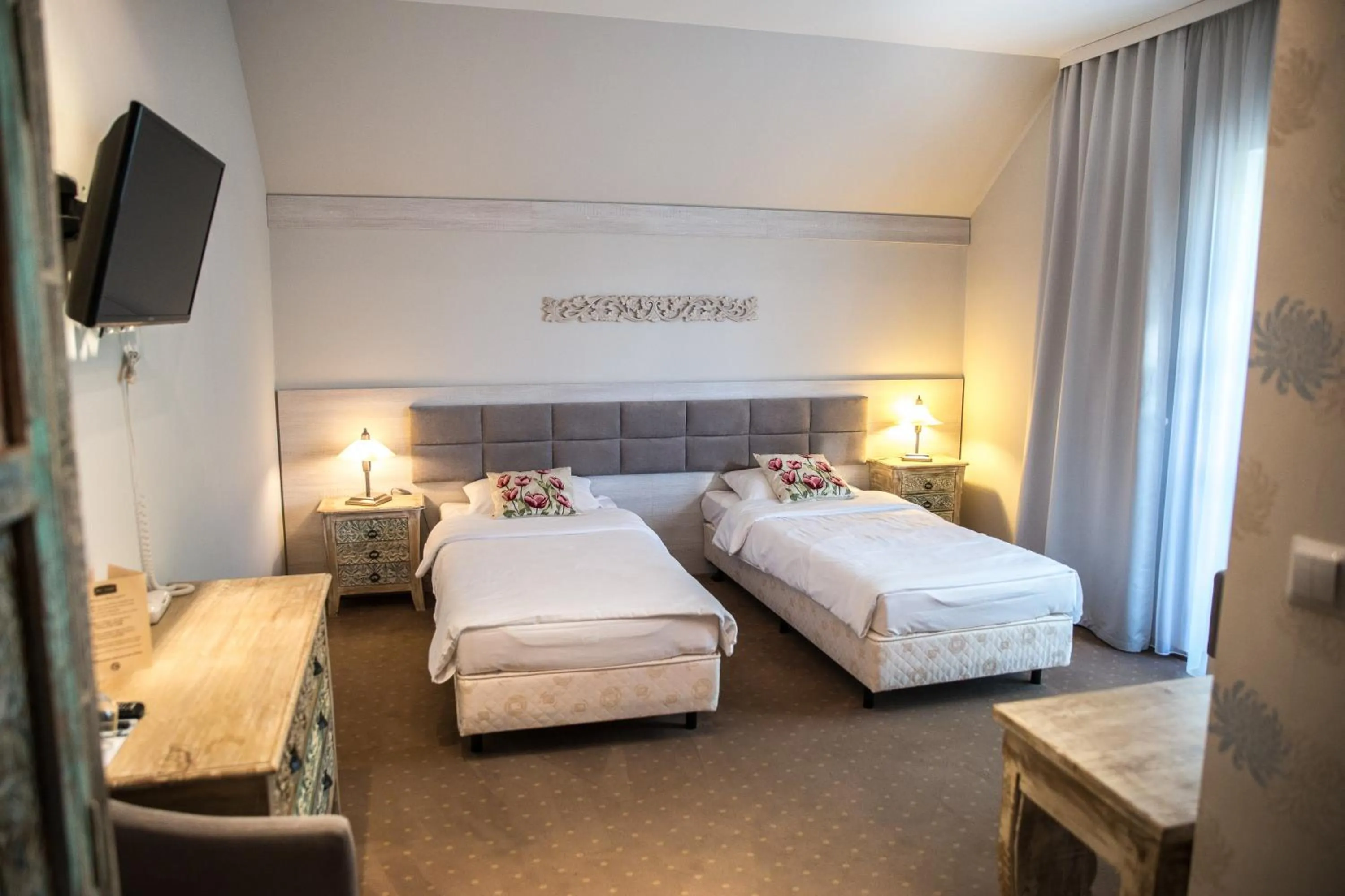 Photo of the whole room in Hotel Legnicki & Restauracja