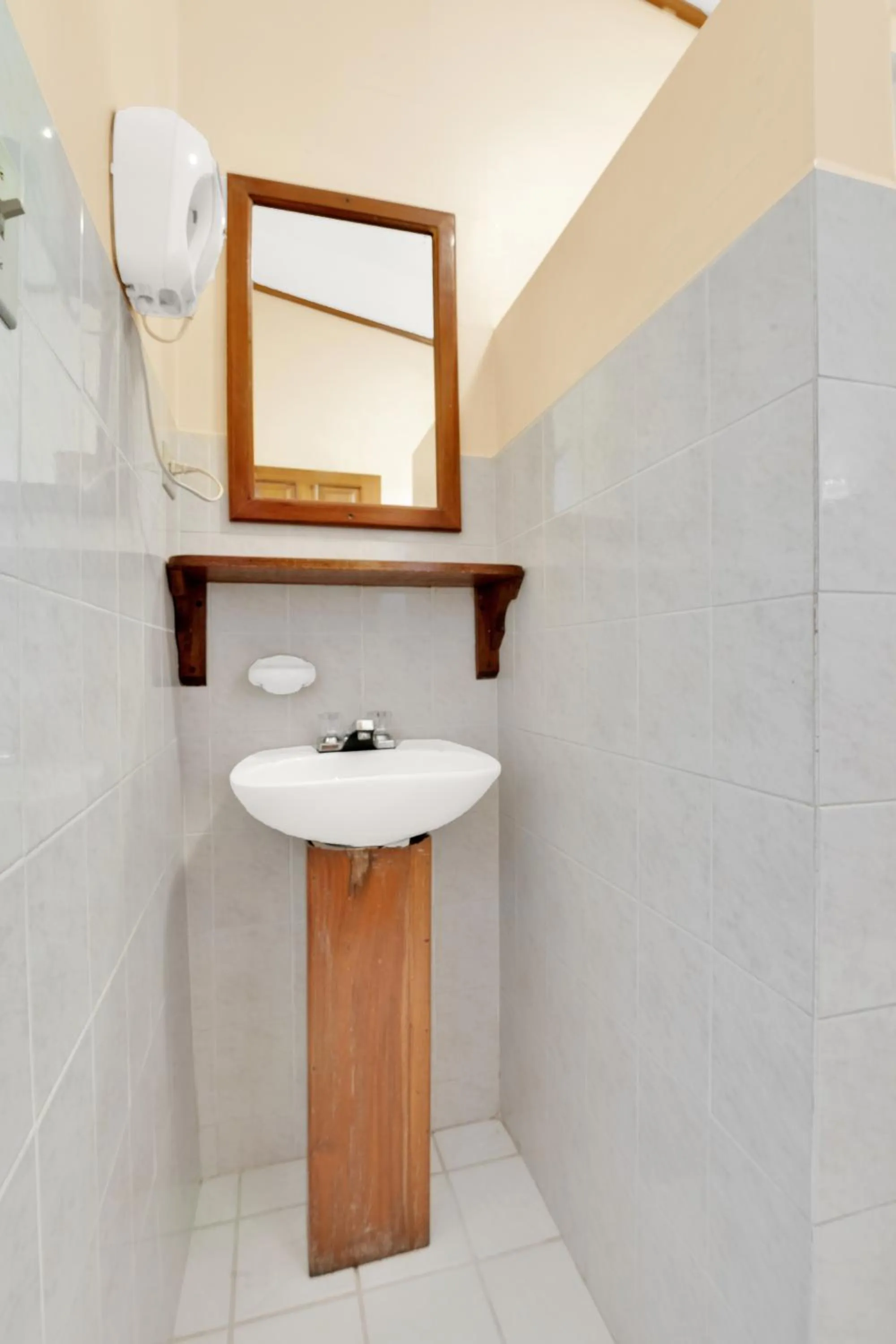 Bathroom in Drift Inn Cayo