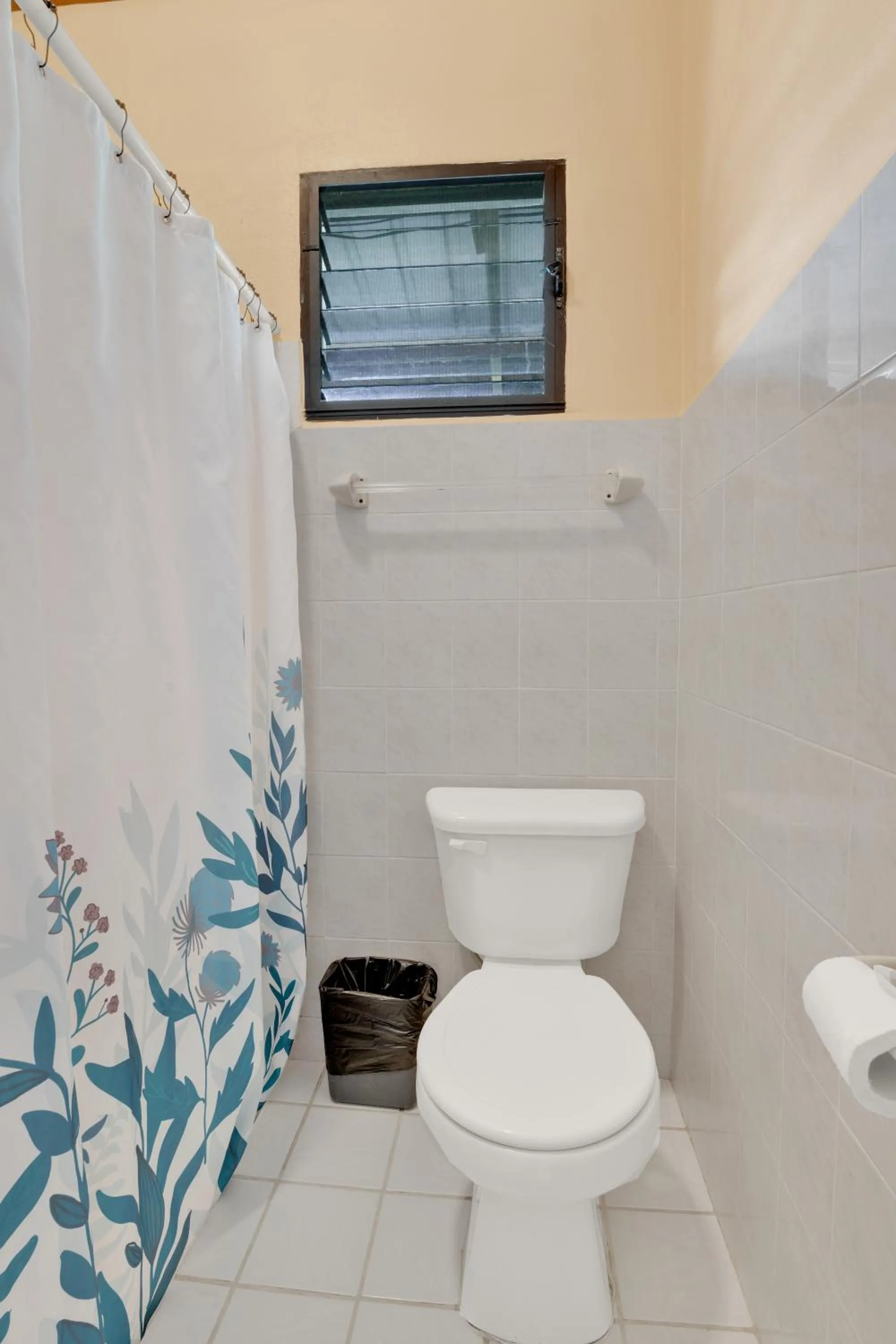 Bathroom in Drift Inn Cayo