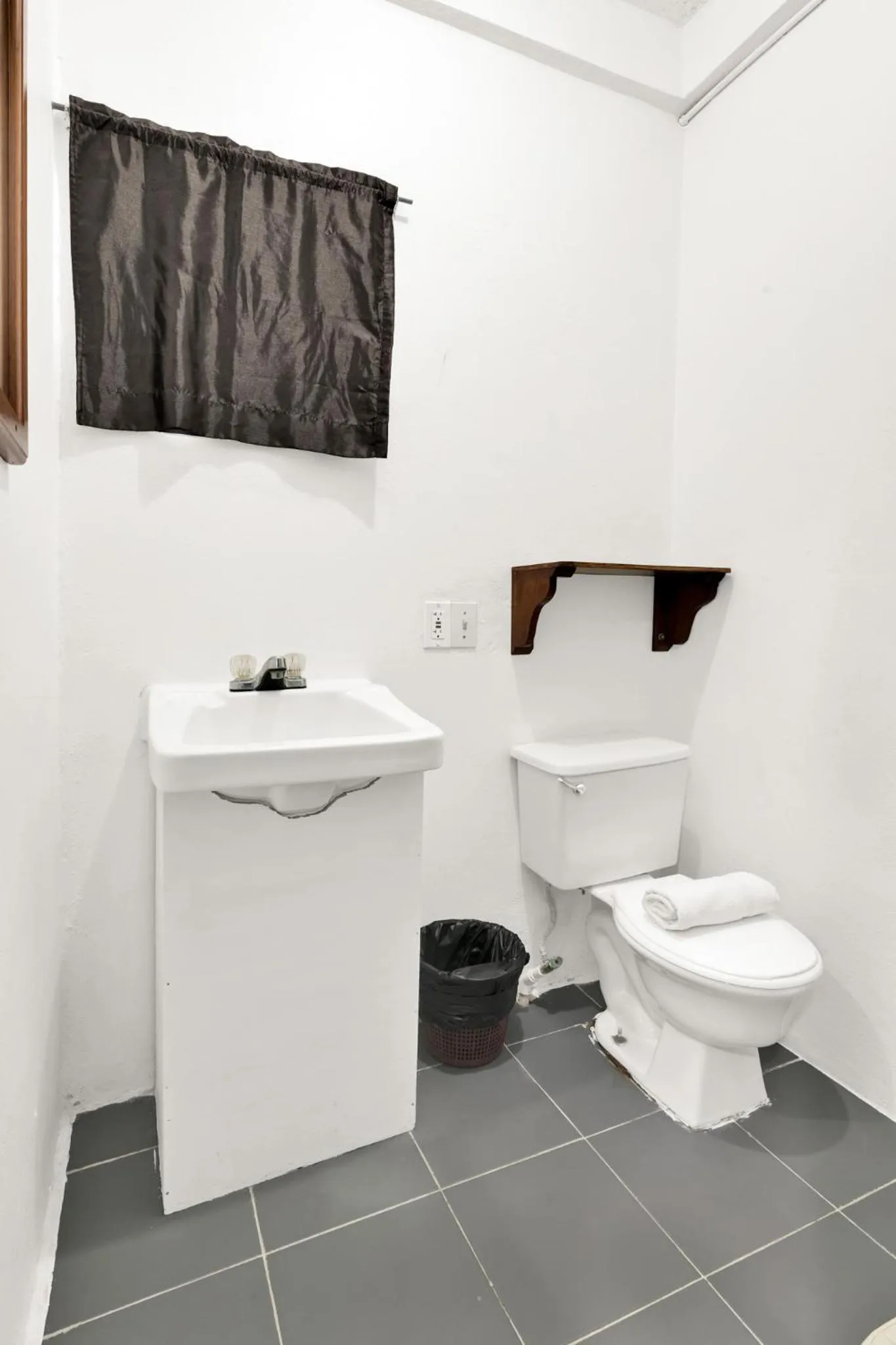 Bathroom in Drift Inn Cayo