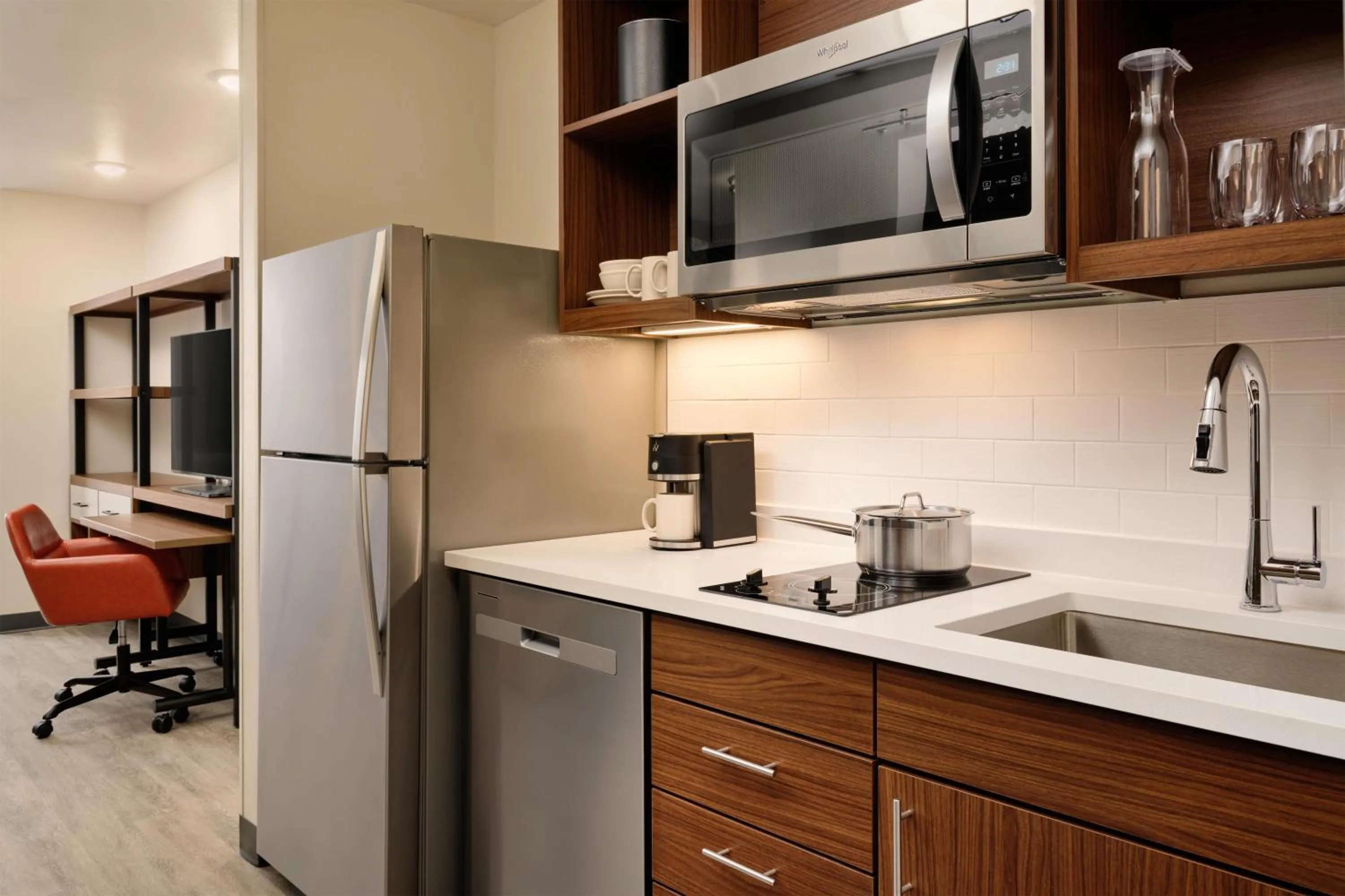 Queen Studio Suite in Hyatt Studios Kalispell