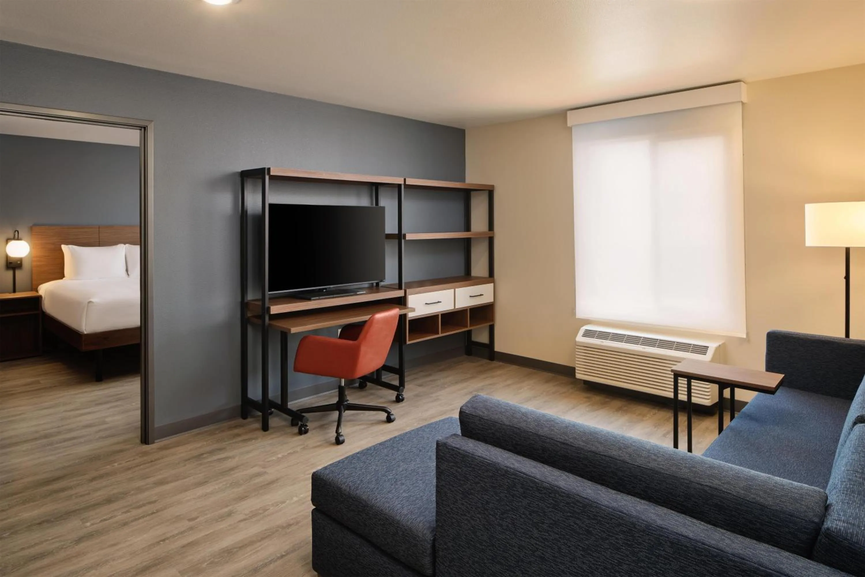 One-Bedroom King Suite with Mountain View in Hyatt Studios Kalispell