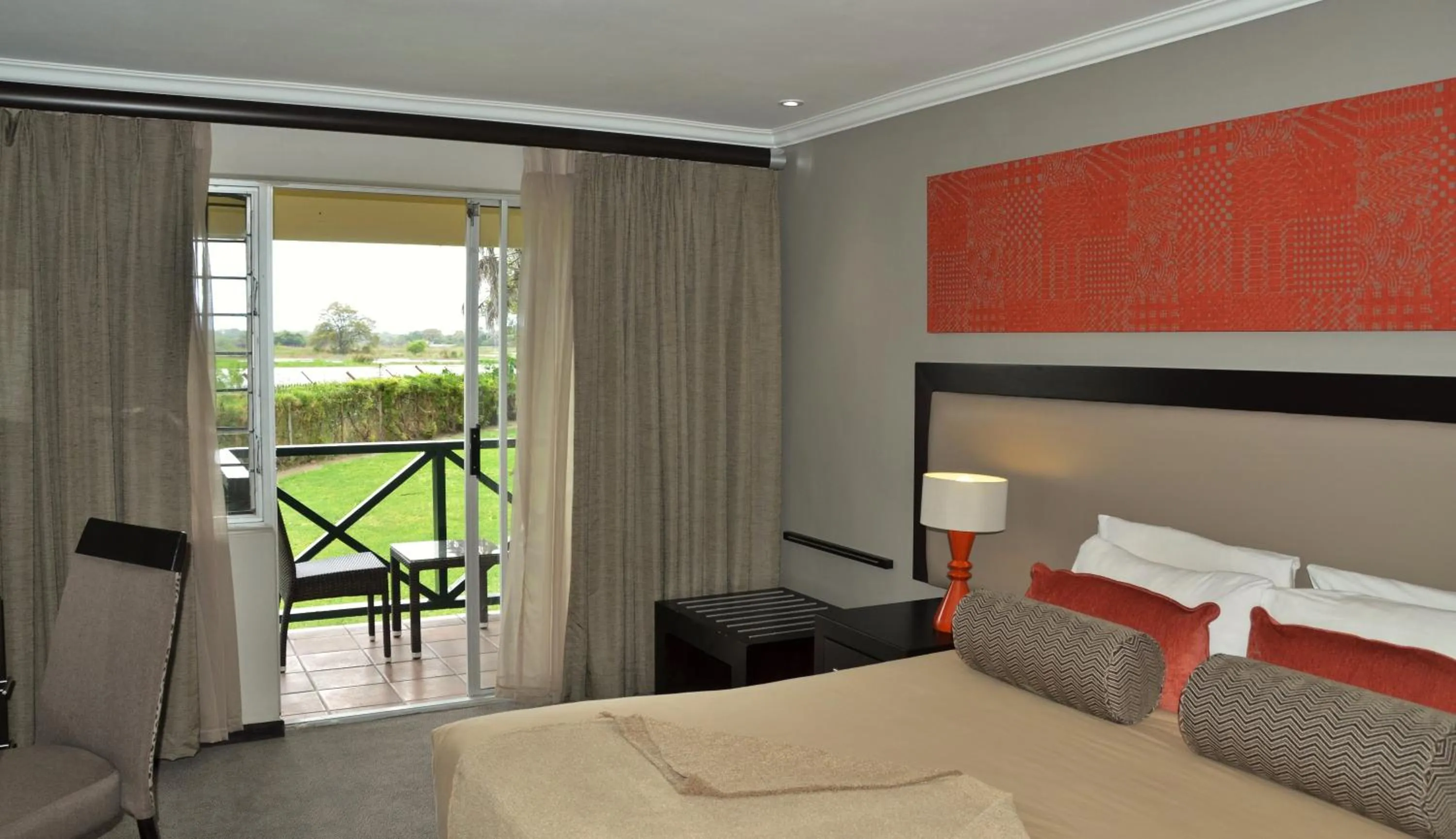 Bedroom, Bed in Cresta Riley's Hotel