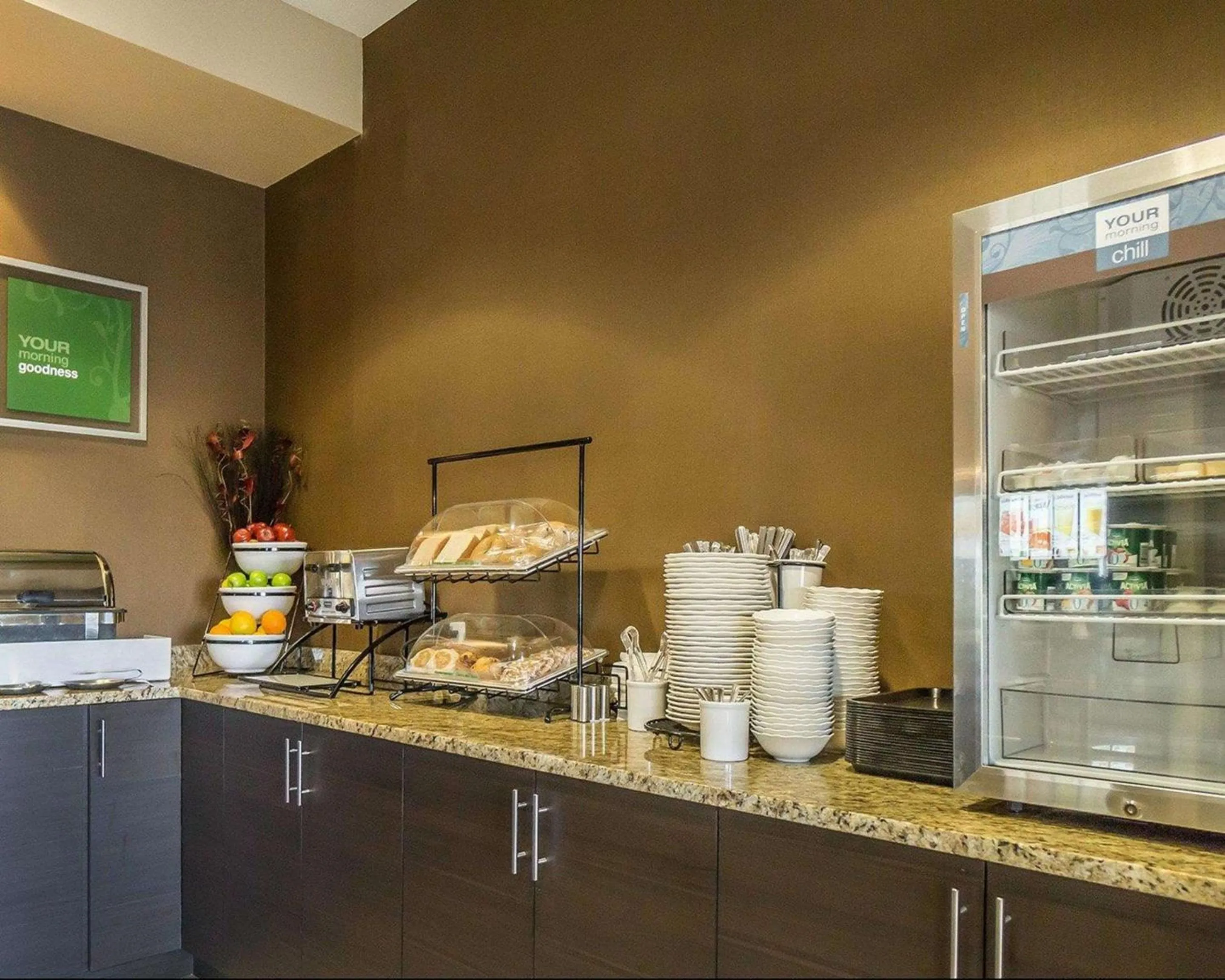 Breakfast in Comfort Inn & Suites Edmonton International Airport