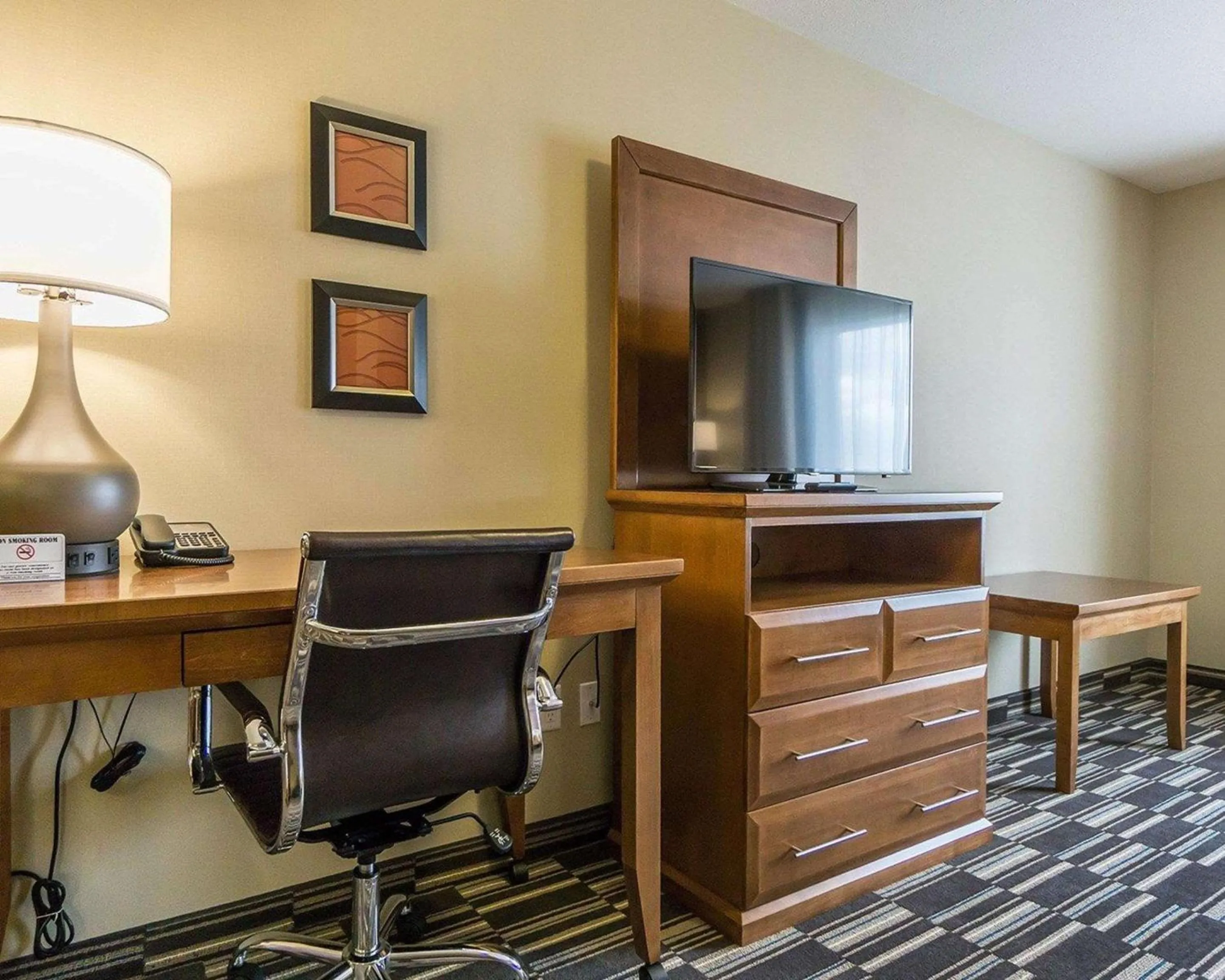 Bedroom in Comfort Inn & Suites Edmonton International Airport