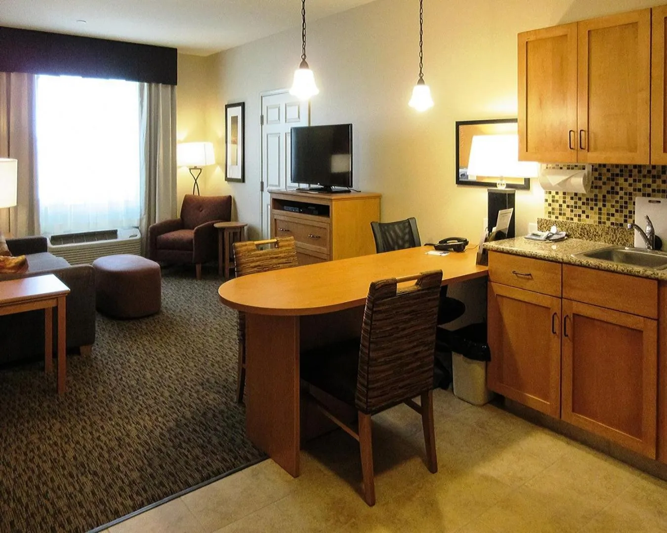 TV and multimedia in MainStay Suites Sidney - Medical Center
