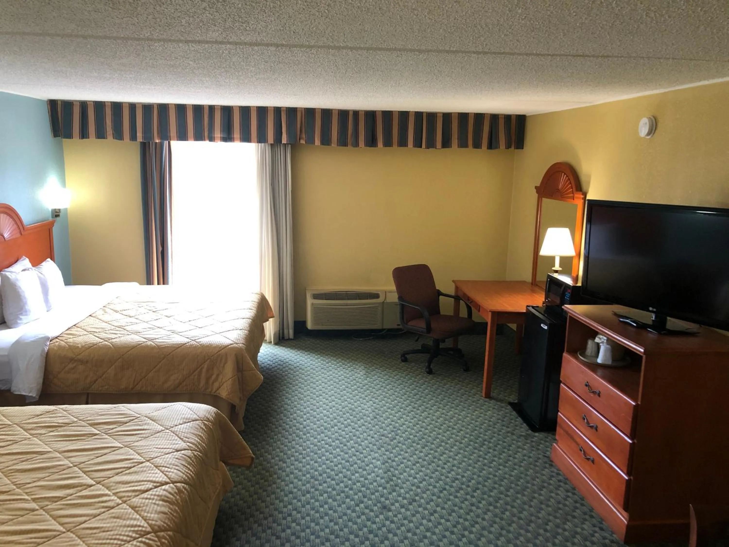 Bedroom, Bed in Rodeway Inn Joint Base Andrews Area