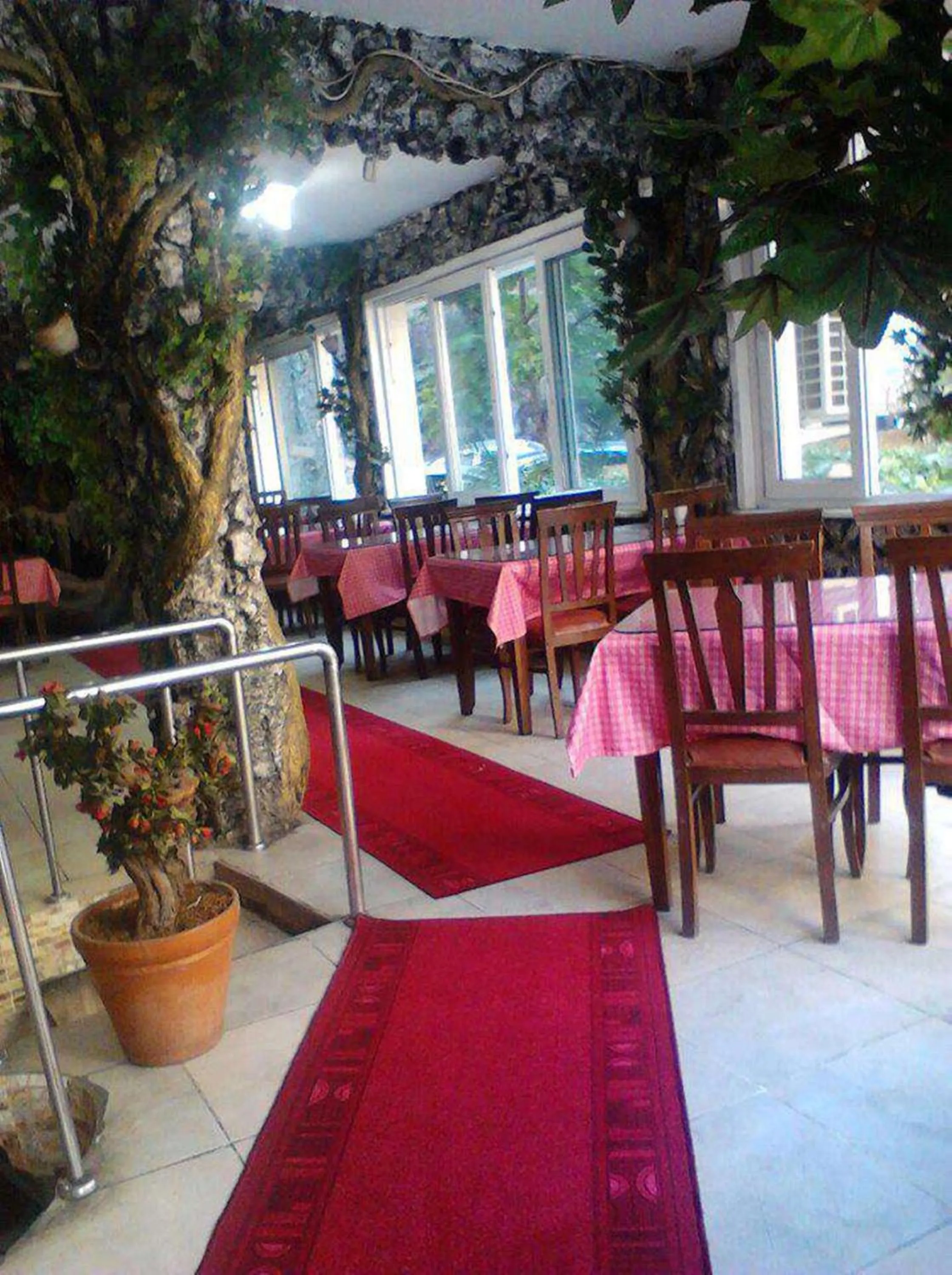 Restaurant/places to eat in Grand Pamir Hotel
