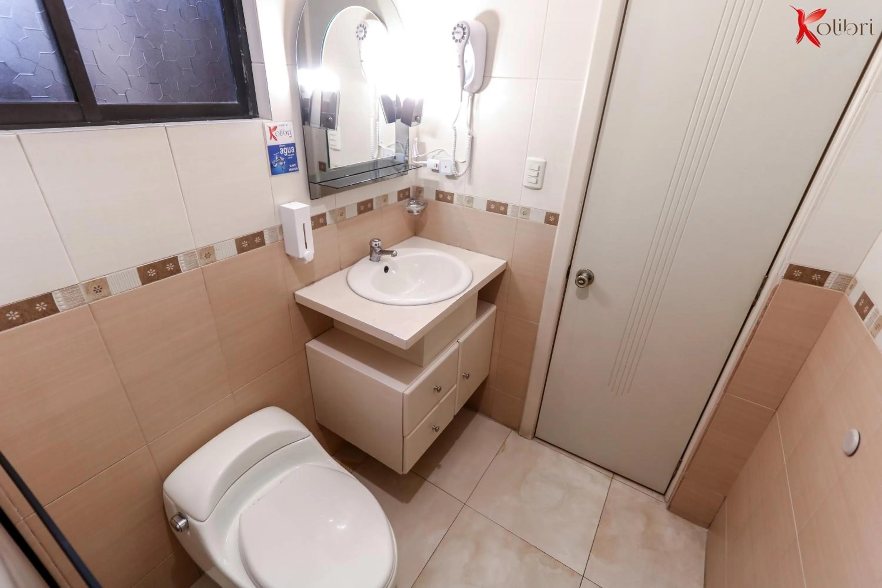 Bathroom in Hostal Kolibri B&B