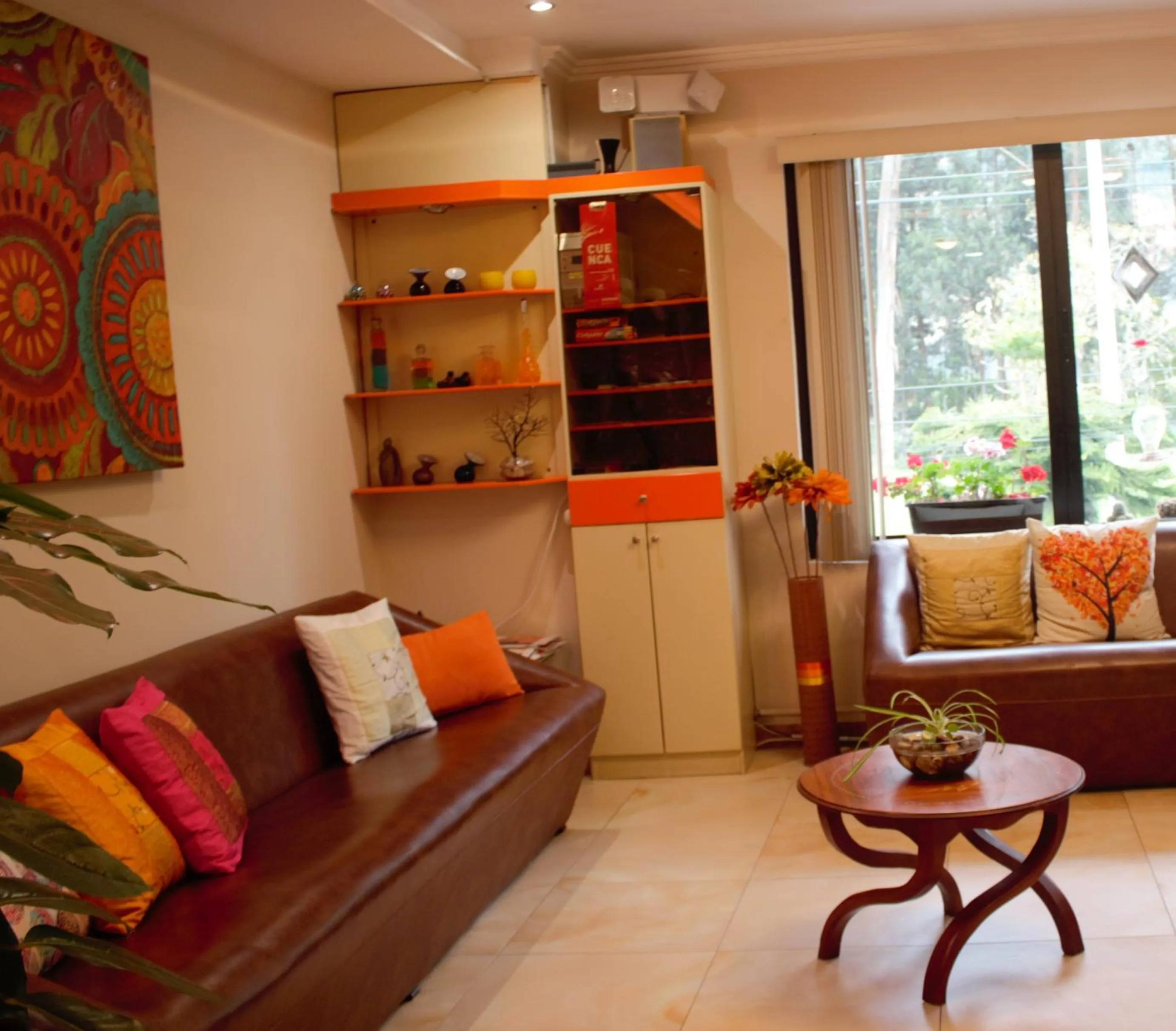 Seating area in Hostal Kolibri B&B