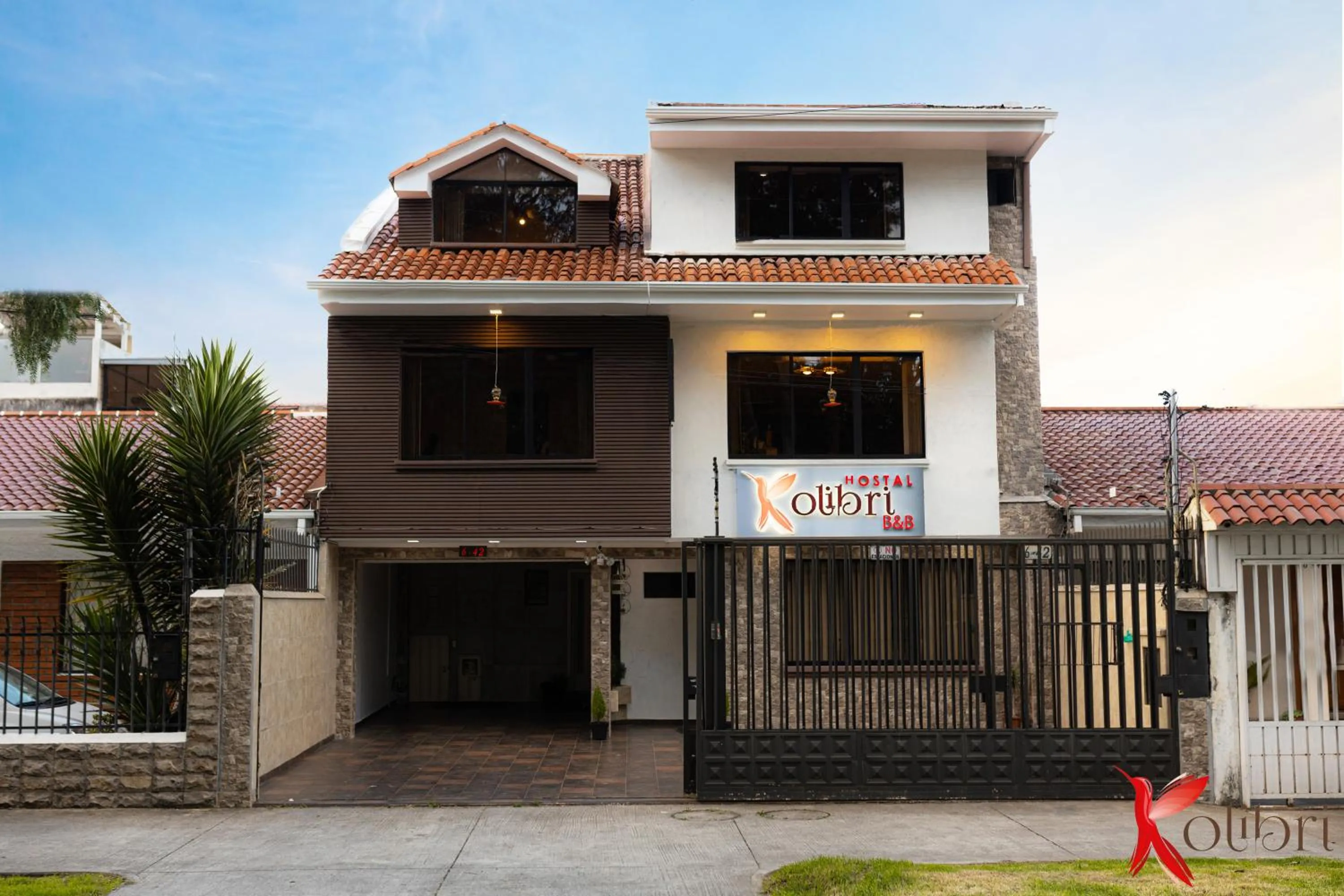 Property building in Hostal Kolibri B&B