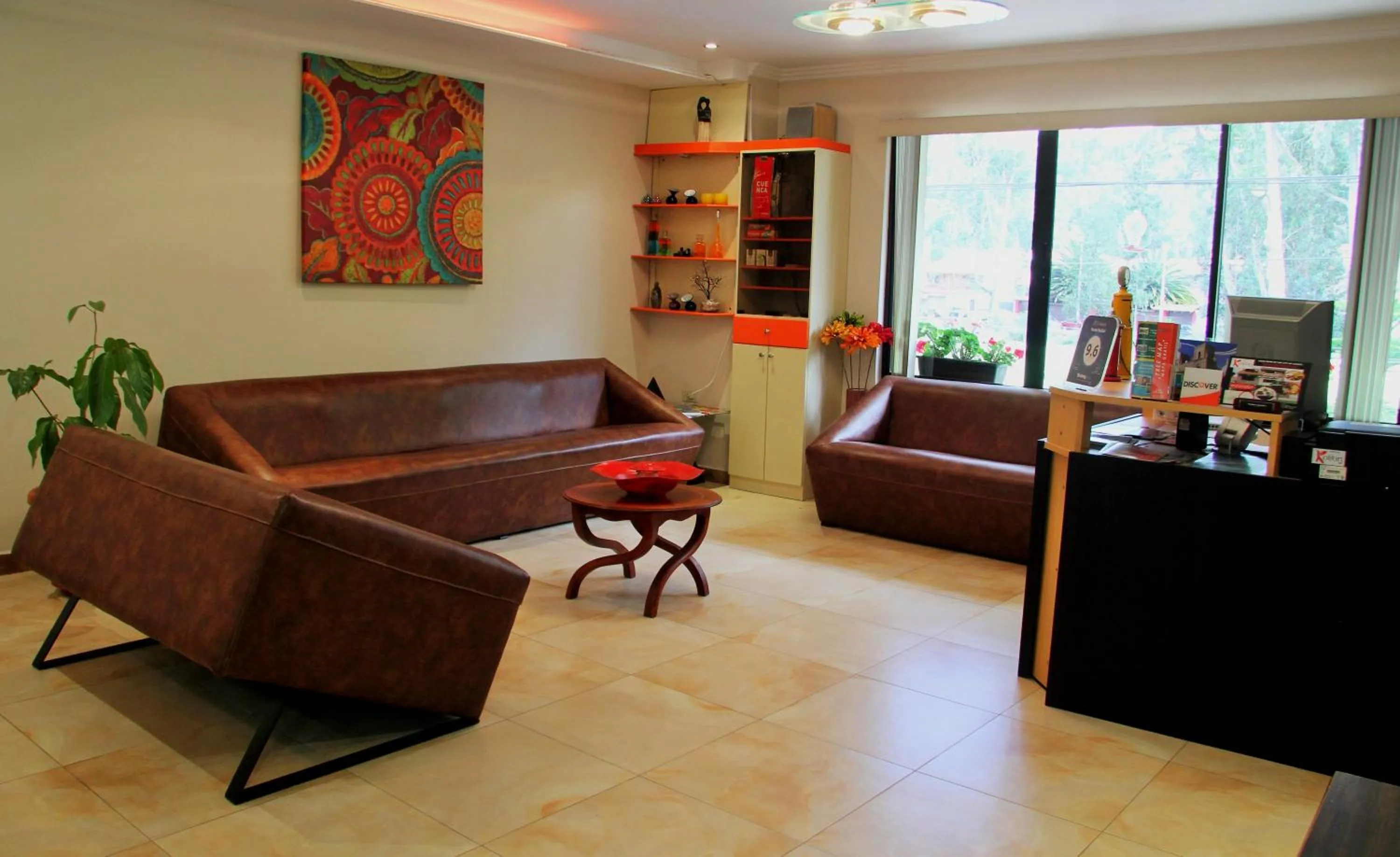 Seating area in Hostal Kolibri B&B