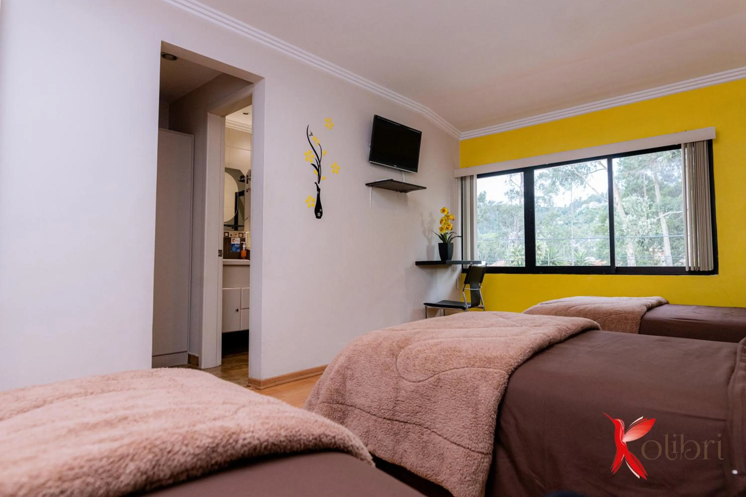 Bed in Hostal Kolibri B&B