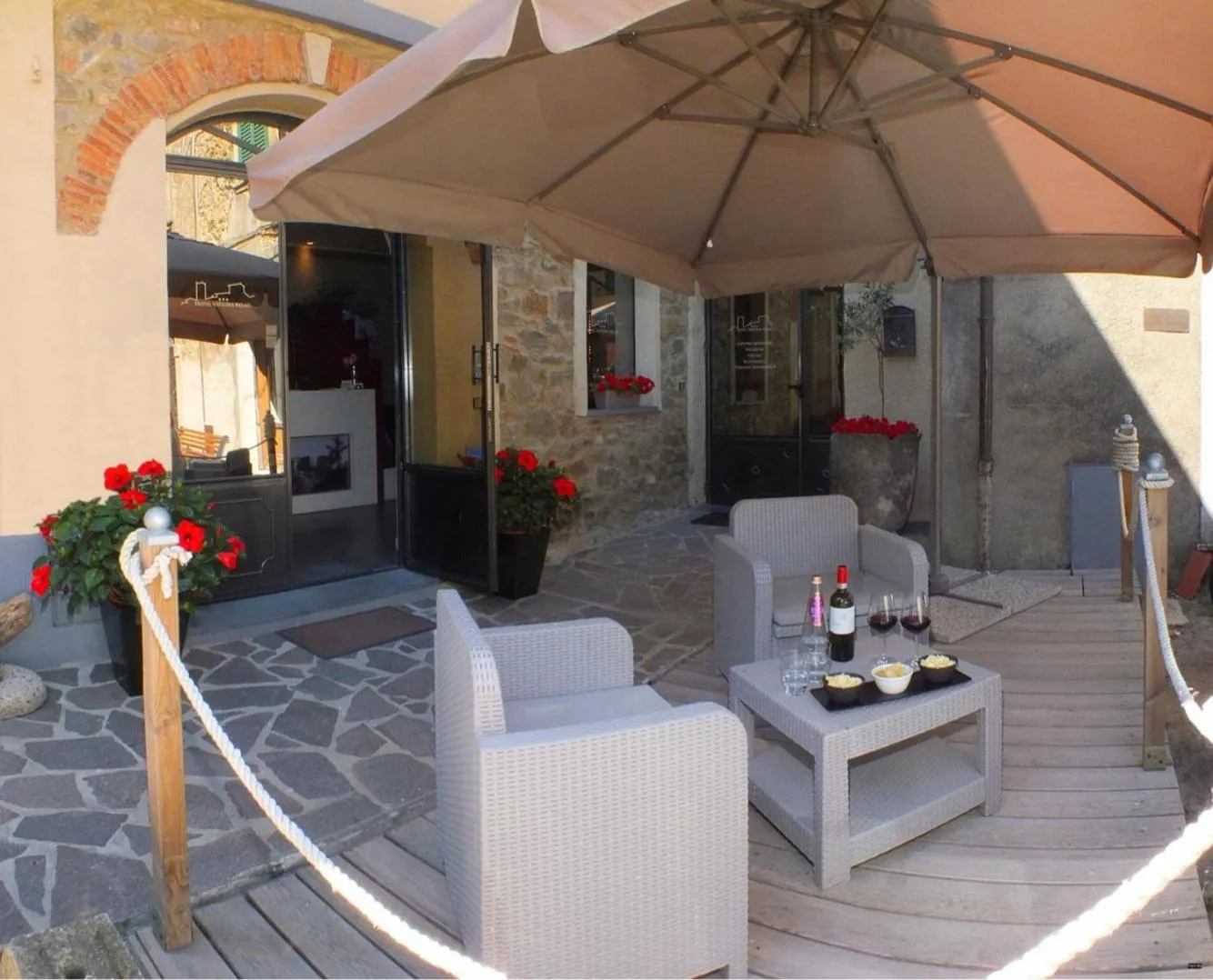 Facade/entrance in Hotel Vatluna