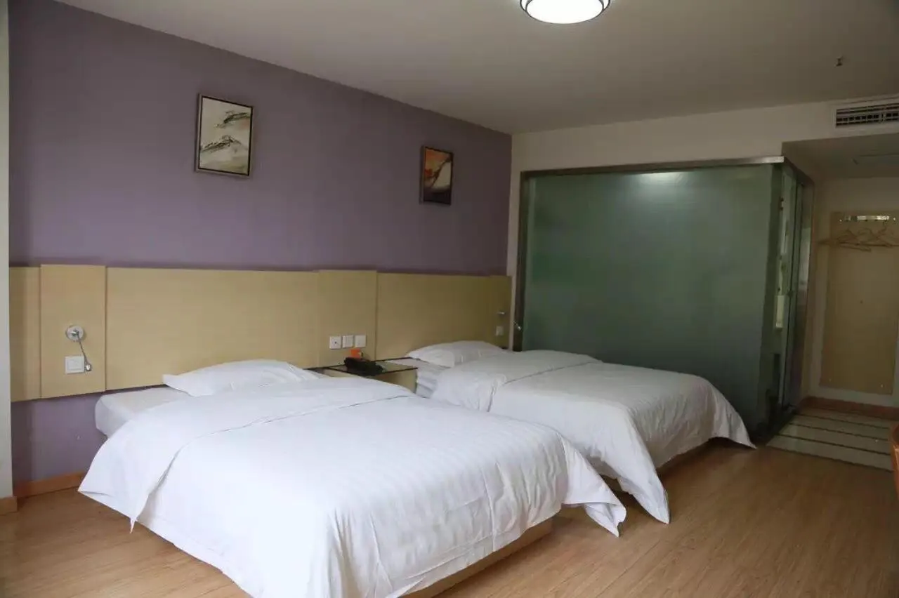 Bed in 7Days Inn Huaihua Mayang Binhe Road