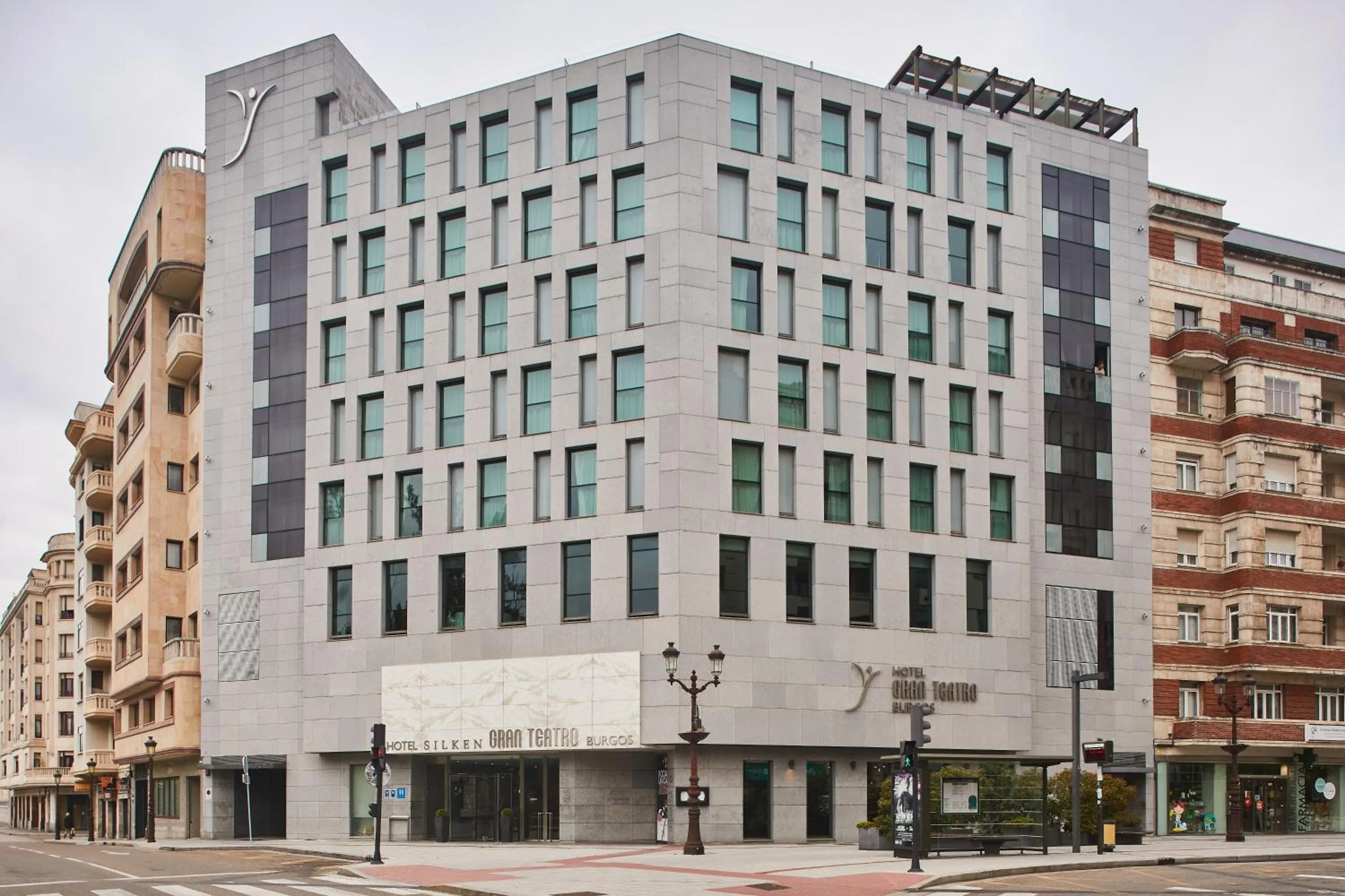 Facade/entrance in Silken Gran Teatro