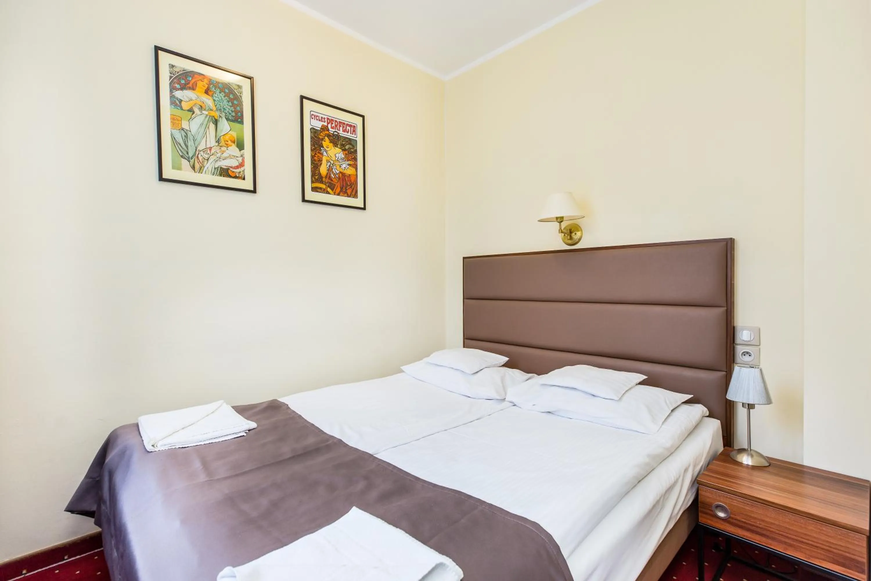 Bed in Willa Carlton