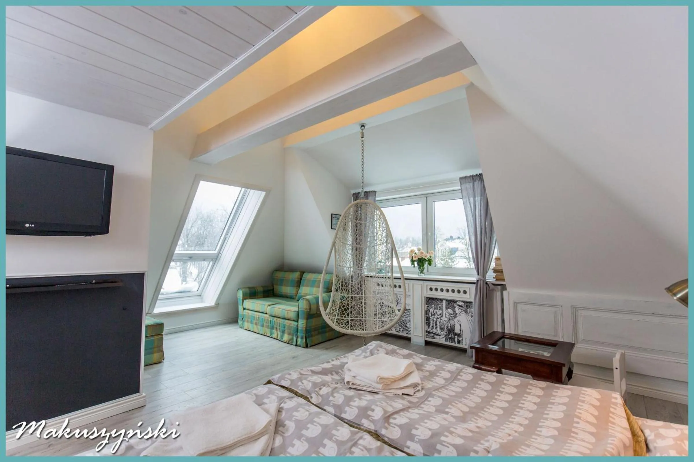 Photo of the whole room, Bed in Willa Carlton