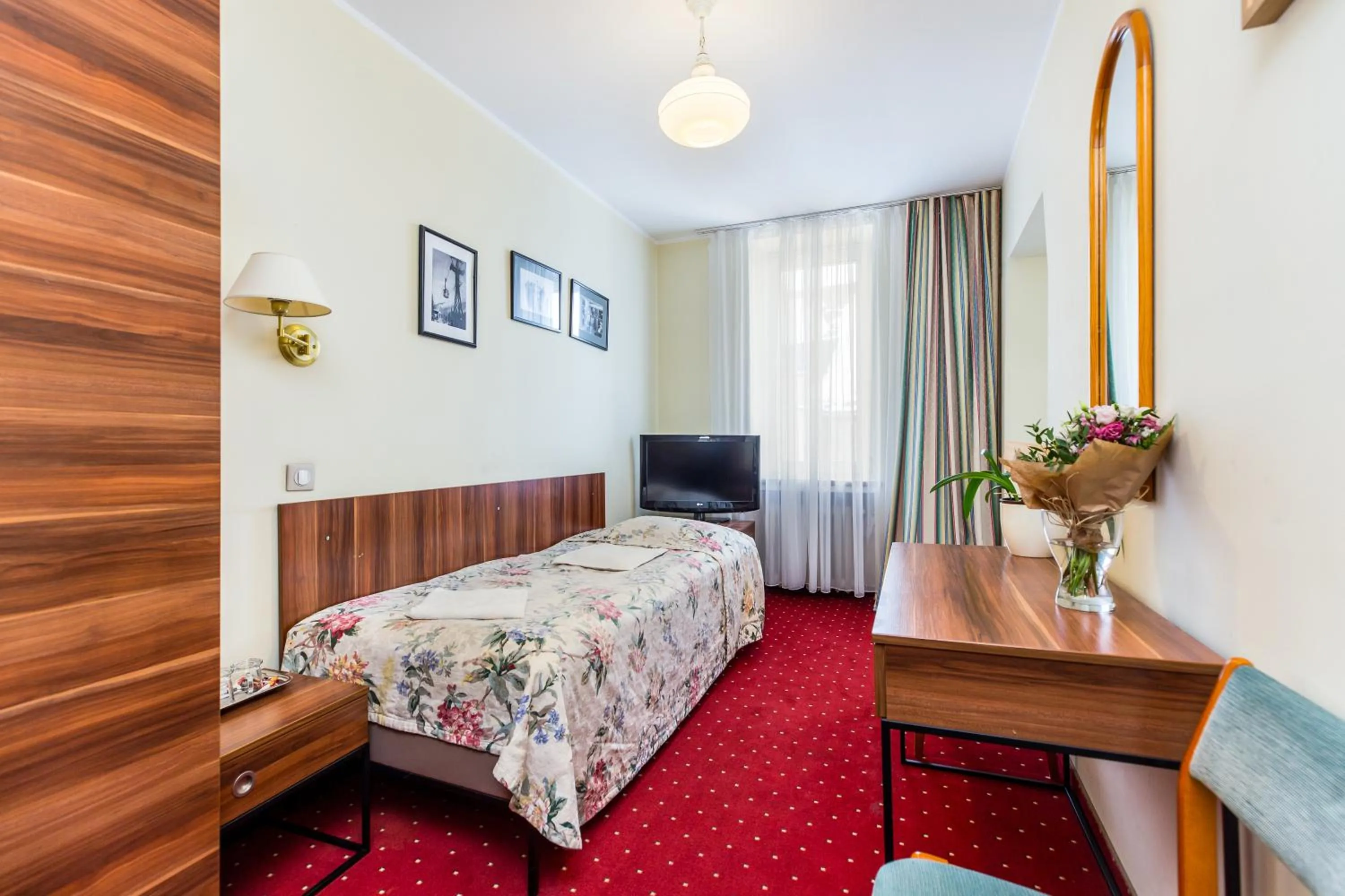 Bed in Willa Carlton