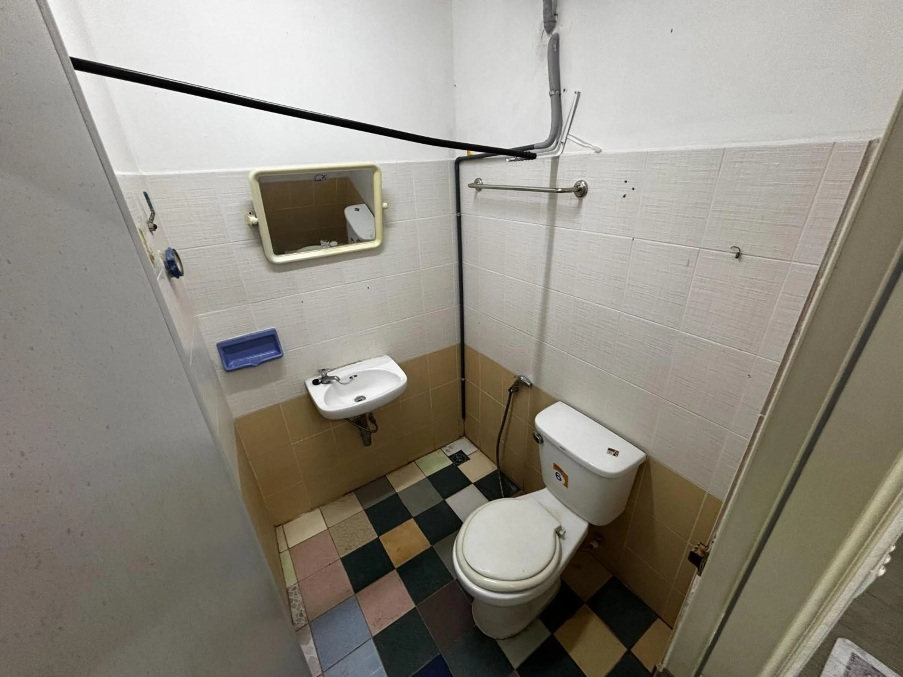 Bathroom in Sukhum Sukhumvit-Onnut Guest House