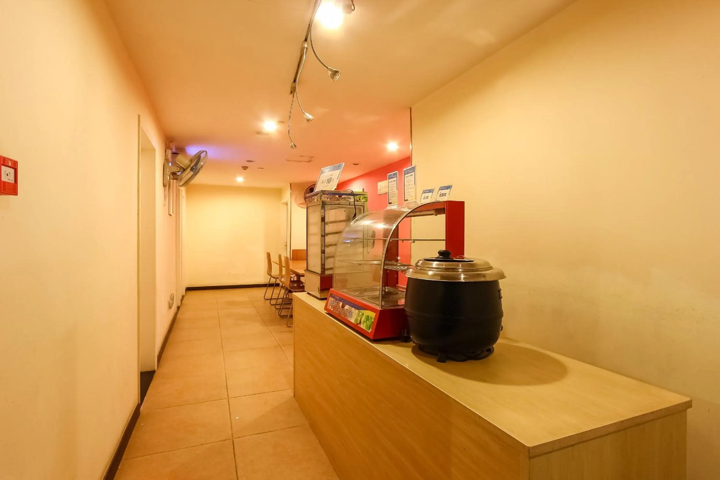 Restaurant/places to eat in 7Days Inn Guangzhou Meihuayuan Metro Station