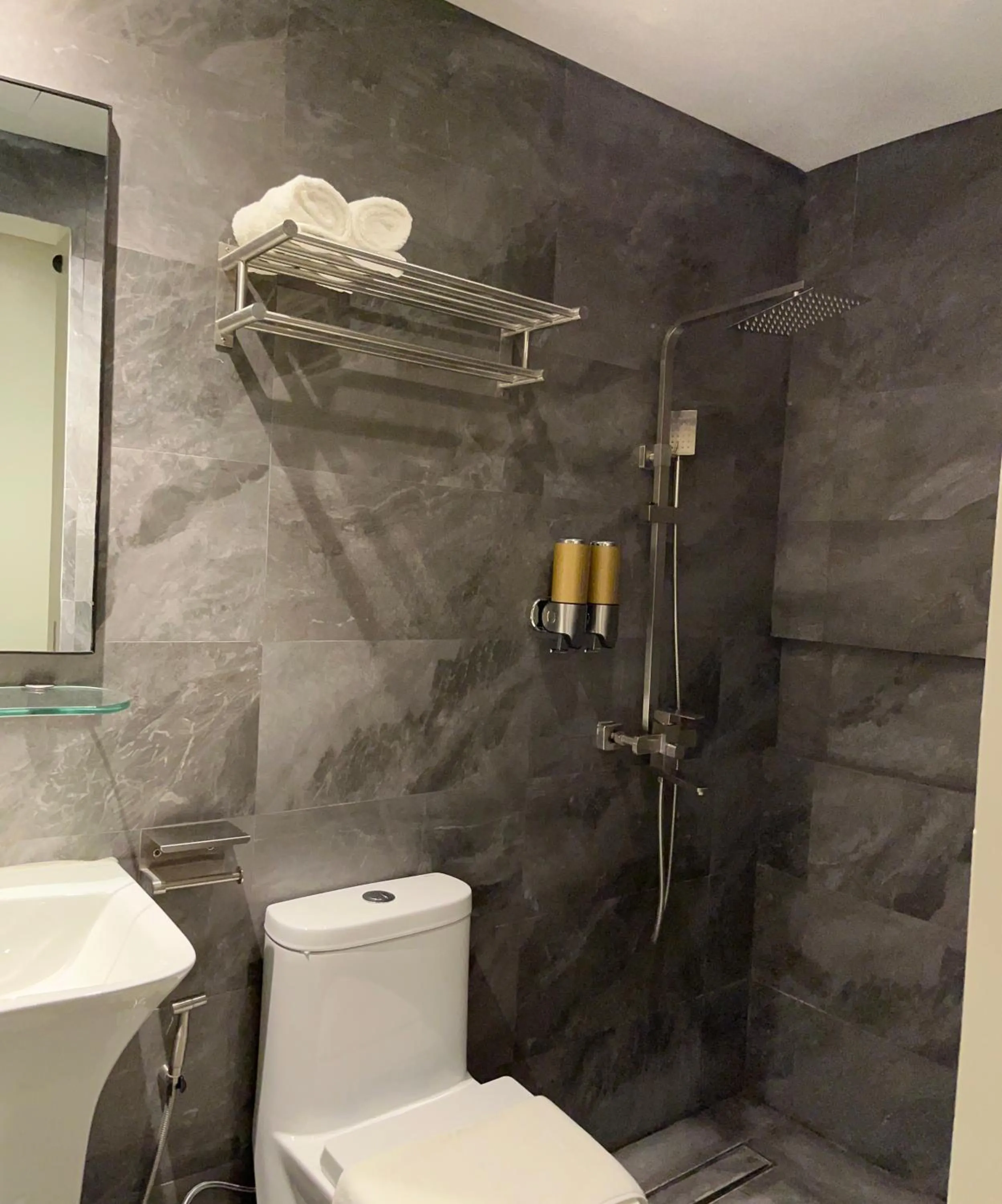 Bathroom in Vibe Hotel Alabang