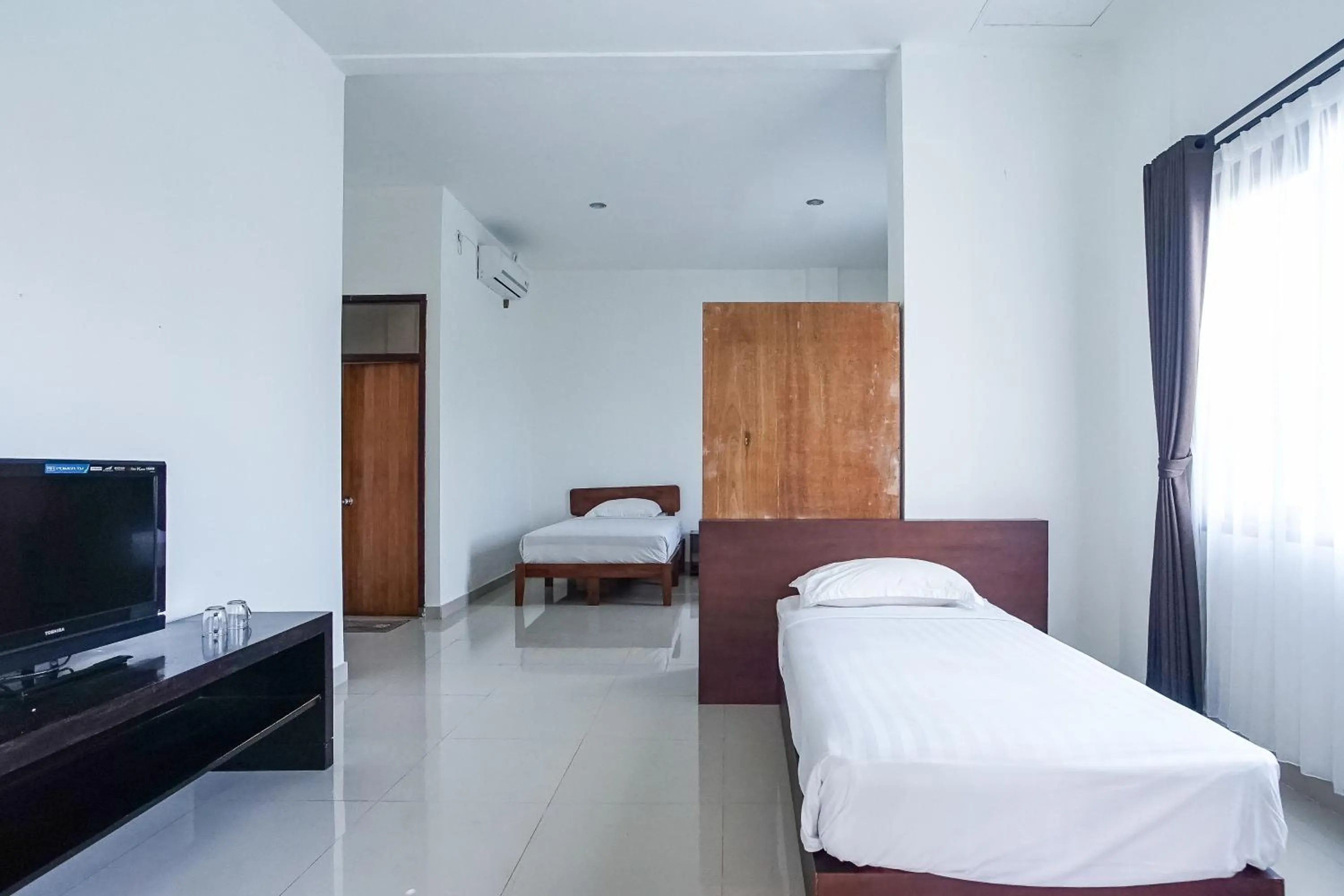 Communal lounge/ TV room, Bed in Prima Inn