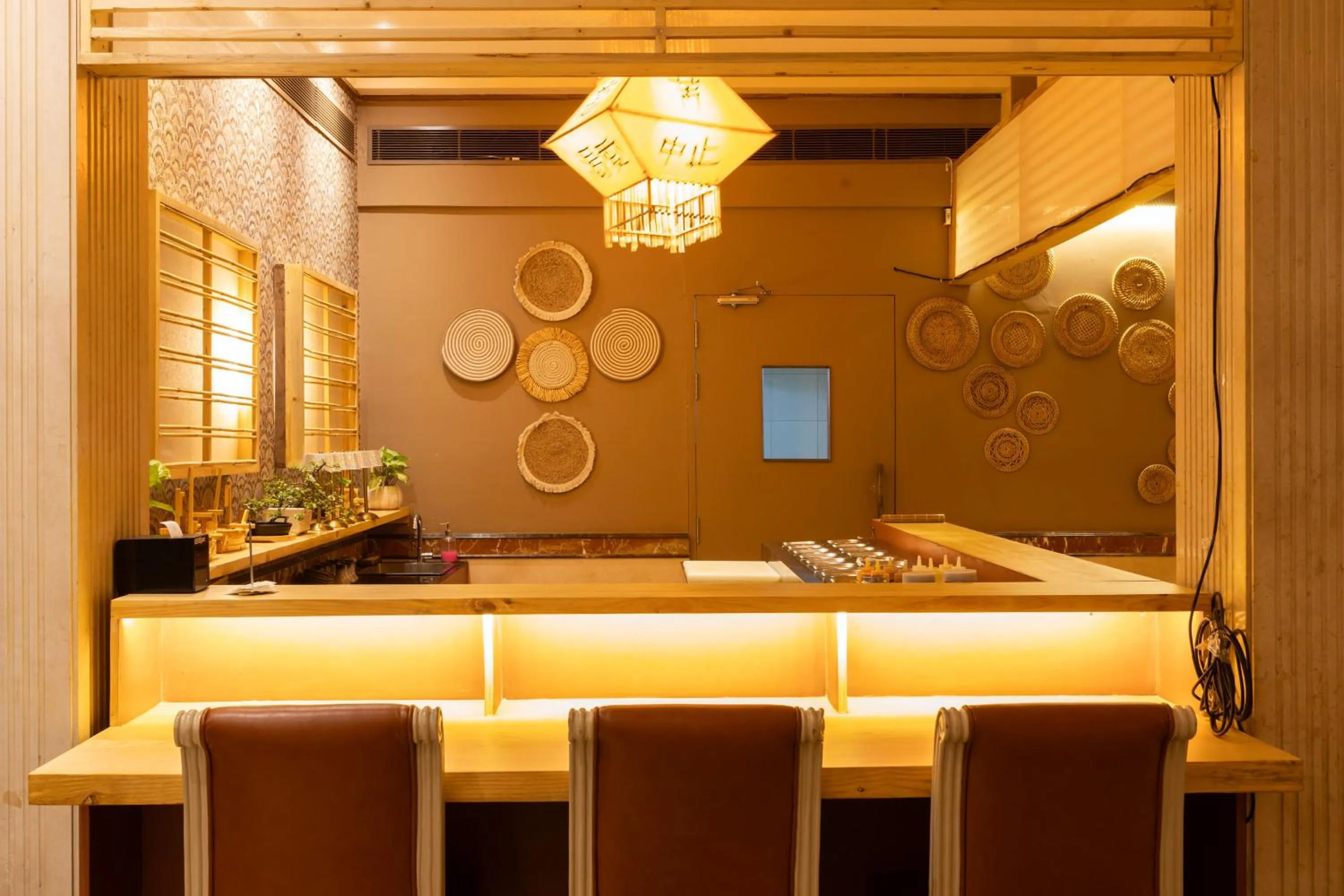 Restaurant/places to eat in Hotel Kamal Palace