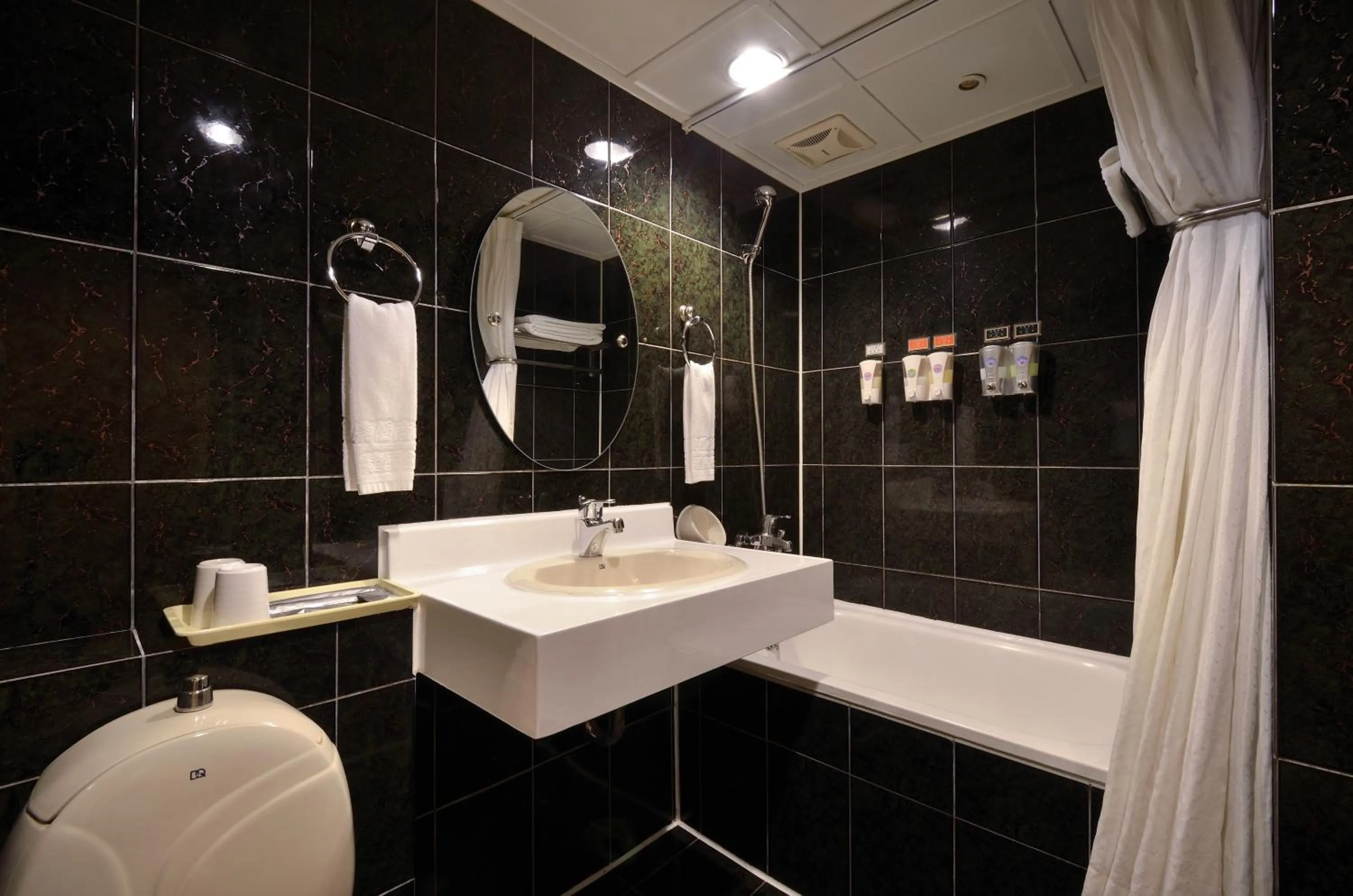 Toilet in Goodness Hotel