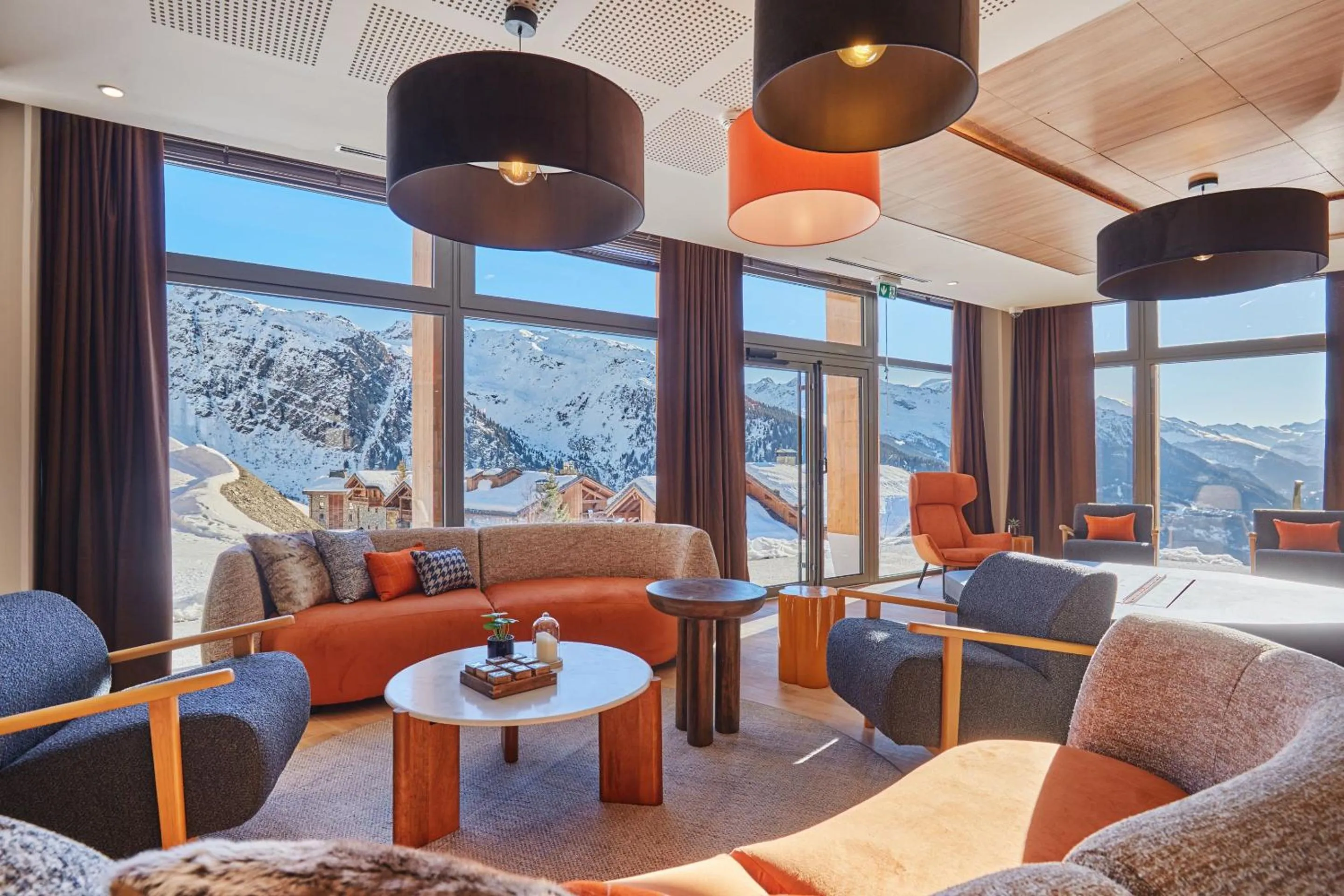 Living room in Hotel L'Ecrin Blanc by Odalys