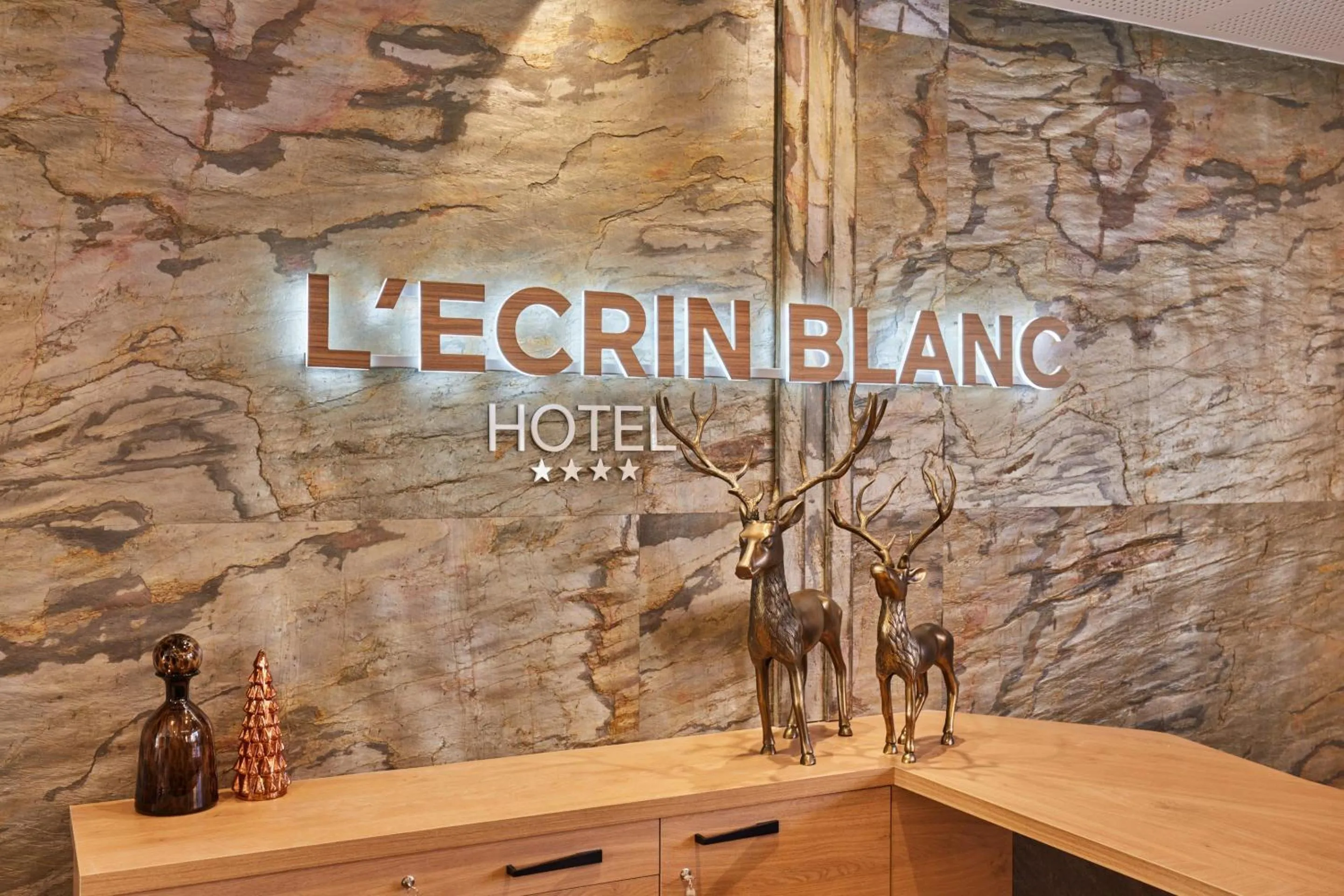 Logo/Certificate/Sign in Hotel L'Ecrin Blanc by Odalys