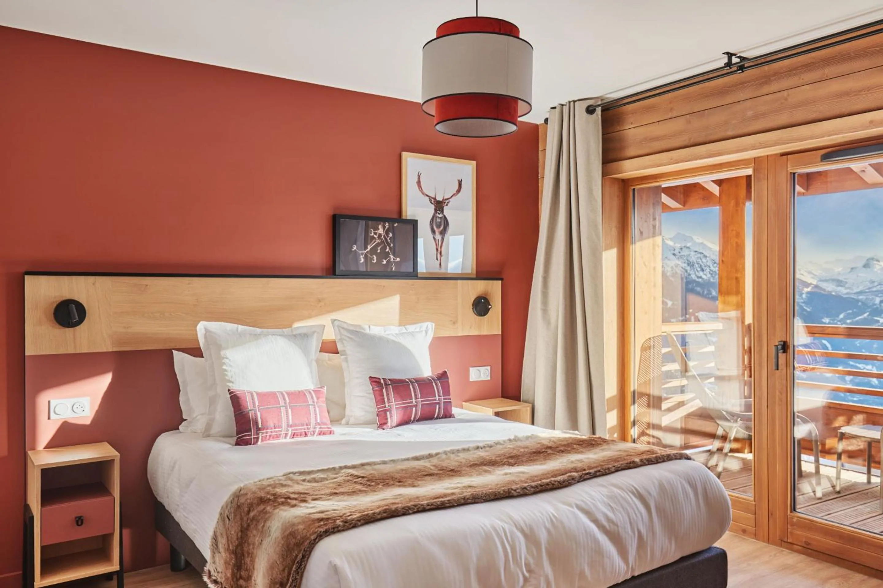 Bedroom, Bed in Hotel L'Ecrin Blanc by Odalys