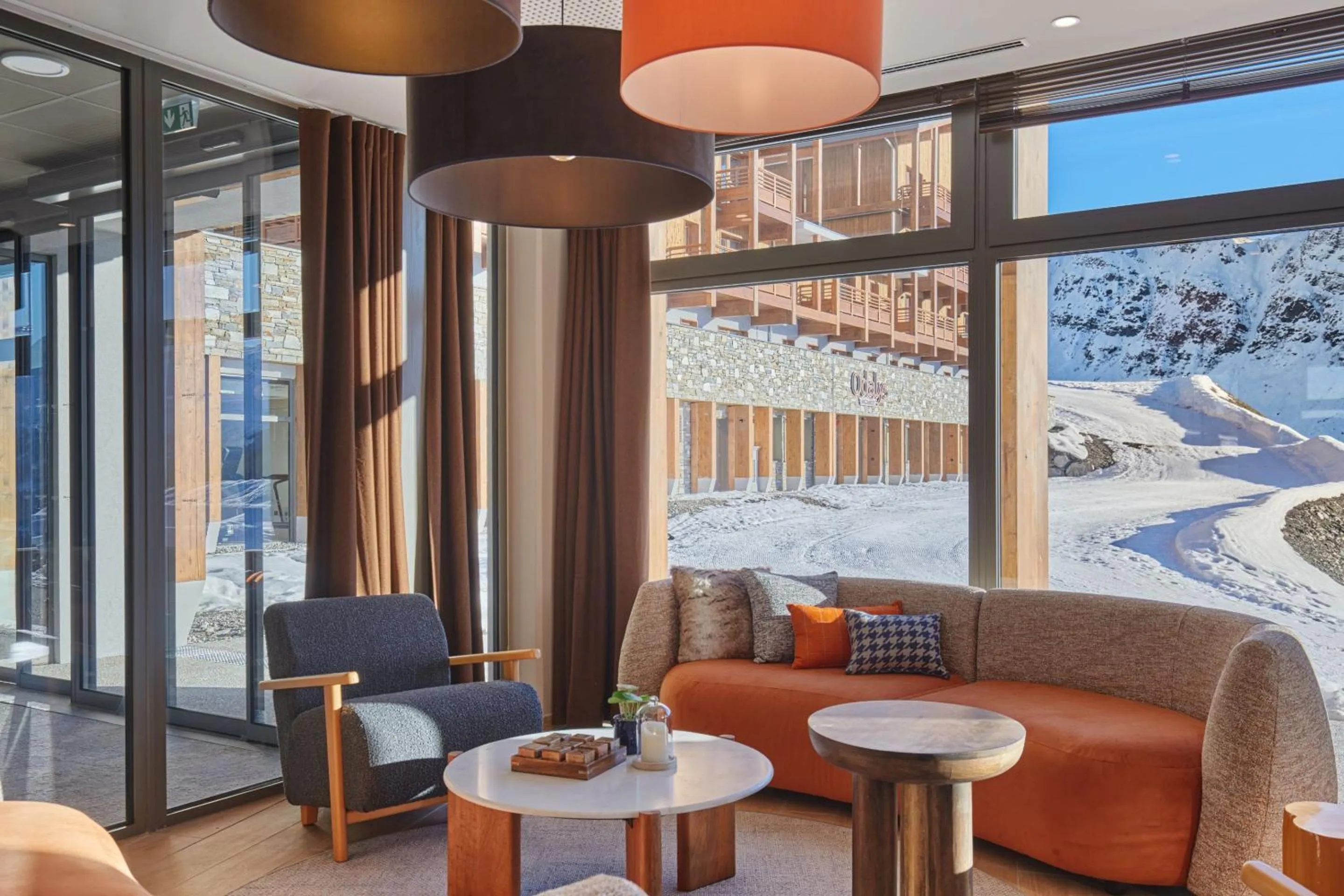 Living room in Hotel L'Ecrin Blanc by Odalys