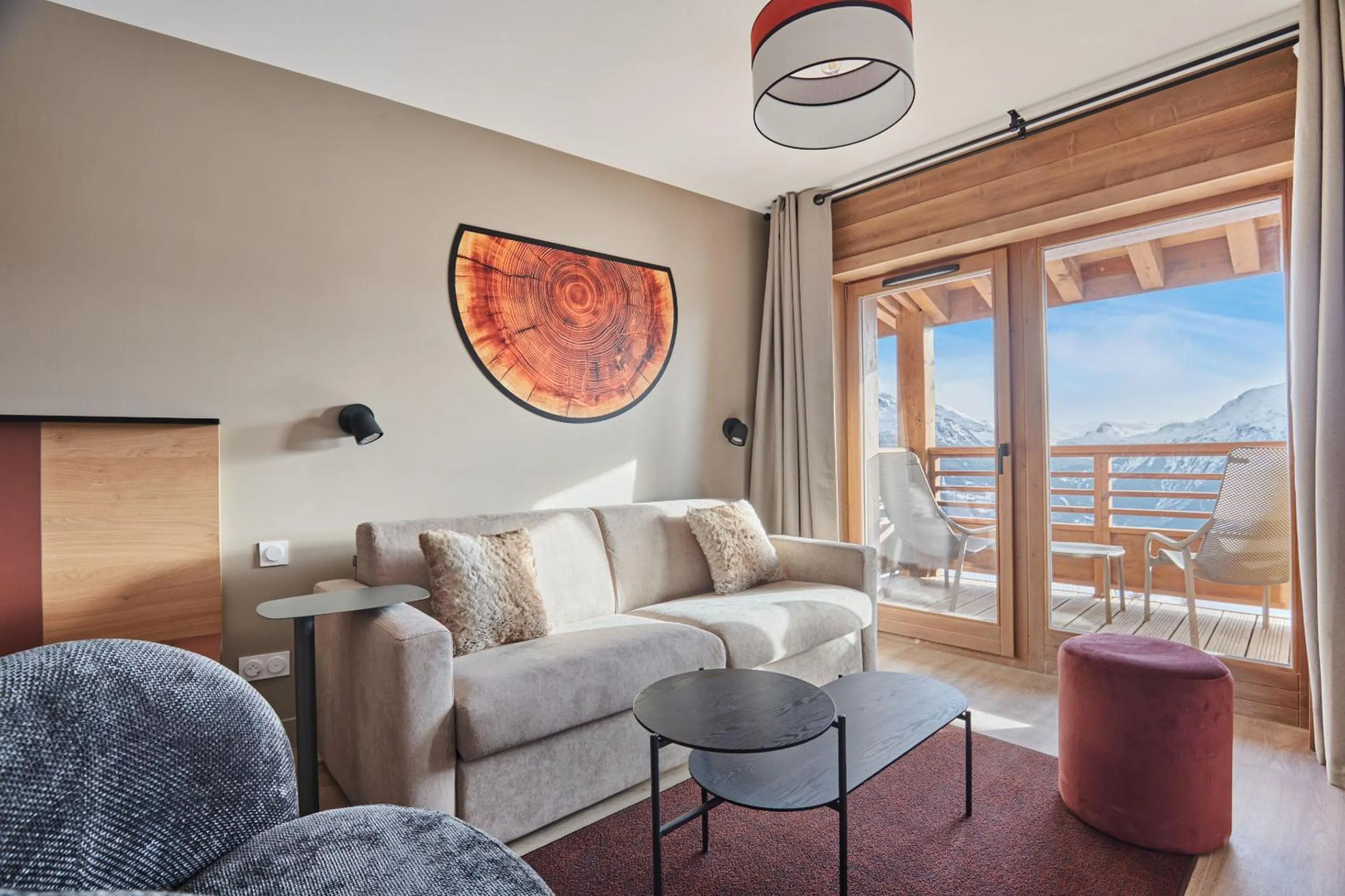 Seating area in Hotel L'Ecrin Blanc by Odalys