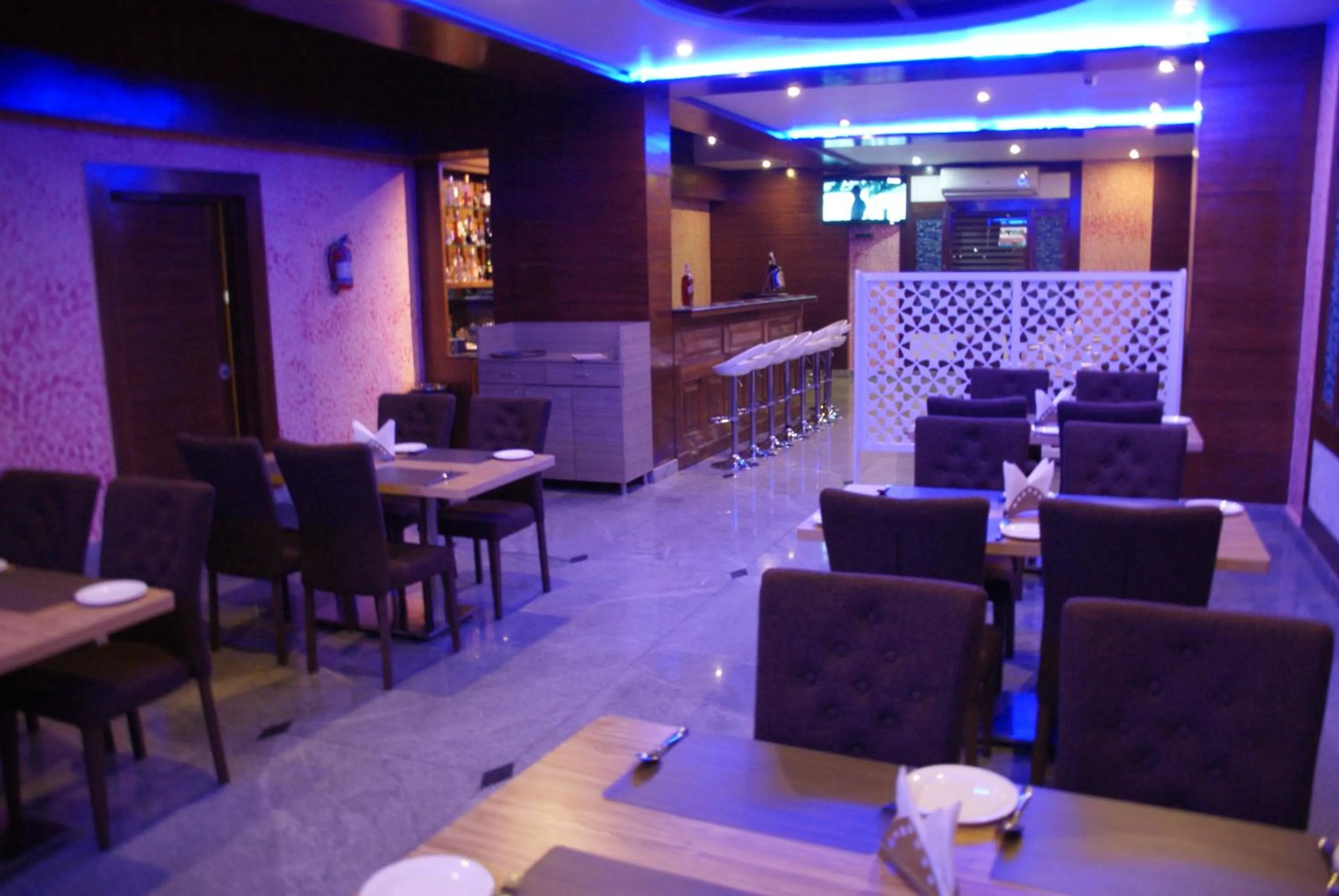 Restaurant/places to eat in Rosewood International Hotel