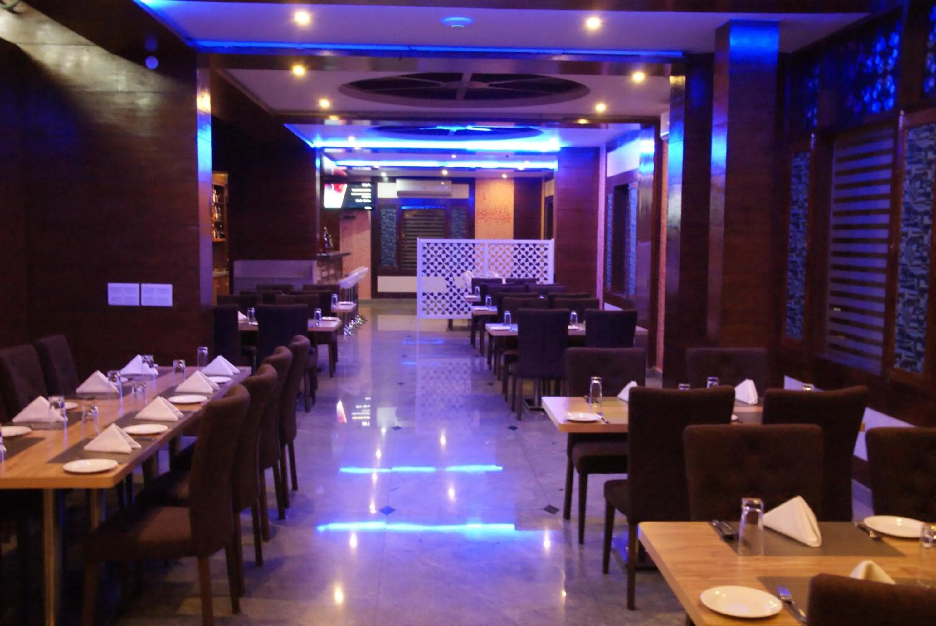 Restaurant/places to eat in Rosewood International Hotel