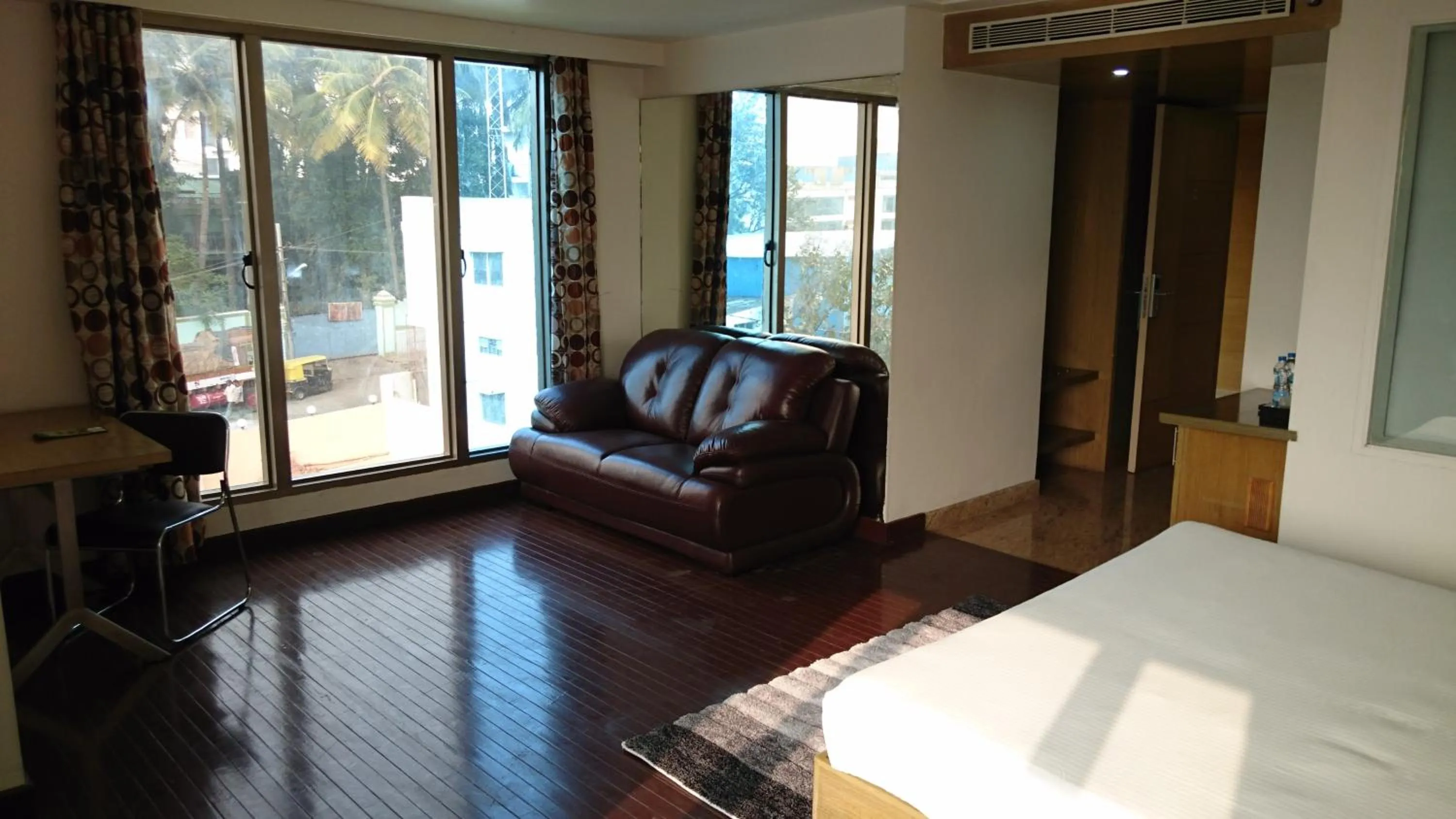 Bed in Rosewood International Hotel