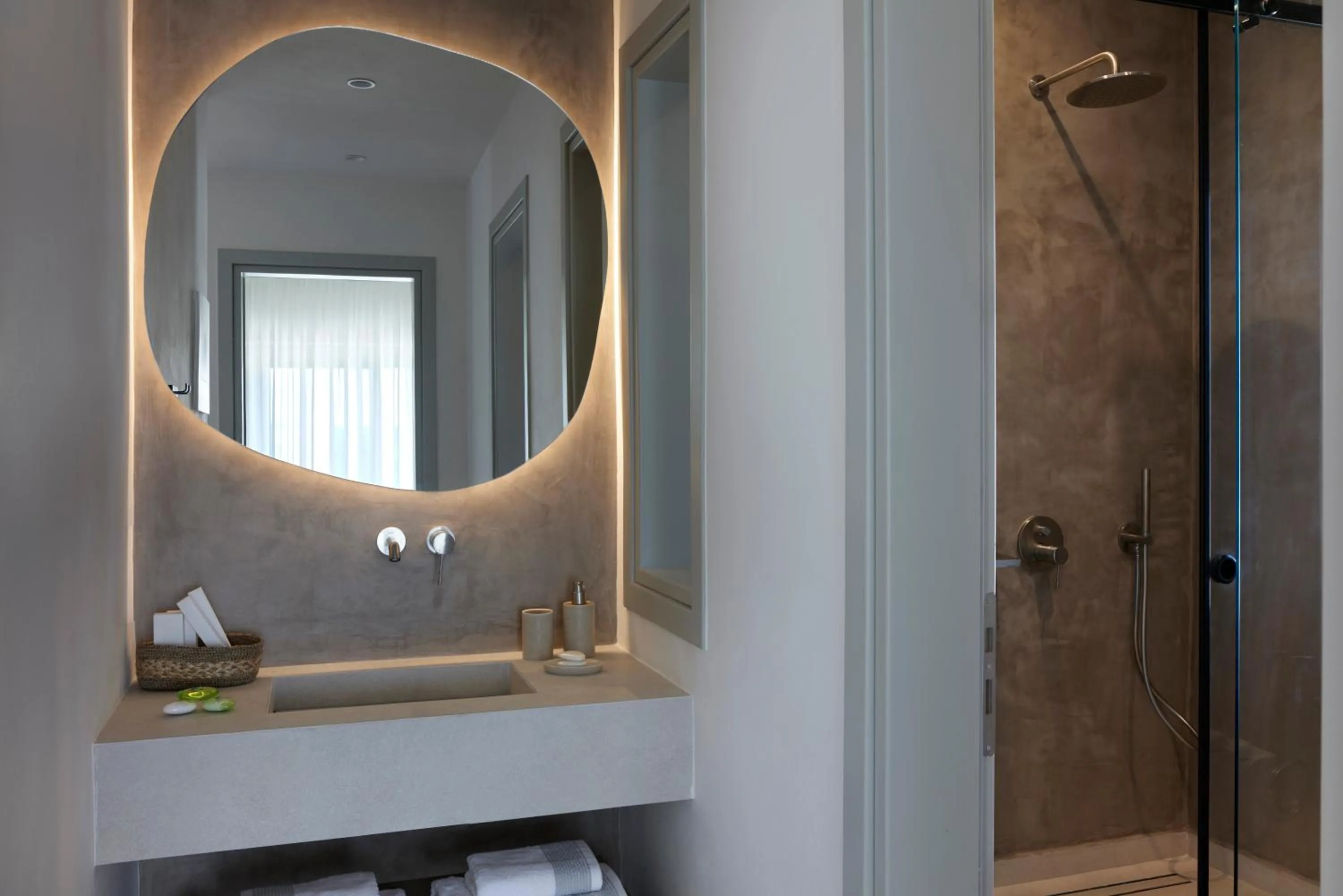 Bathroom in Apanemo Hotel & Suites