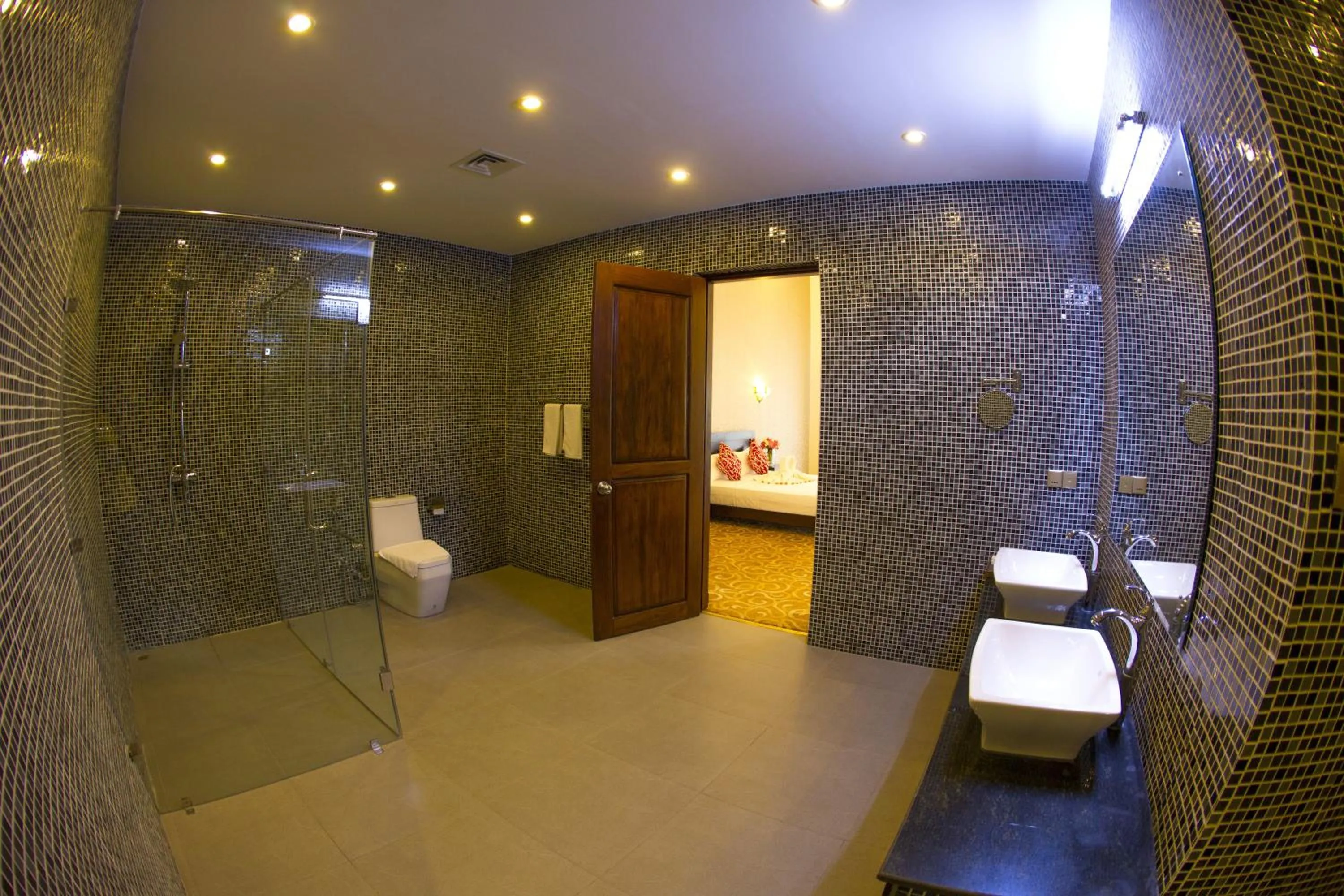 Toilet in Grand Tamarind Lake