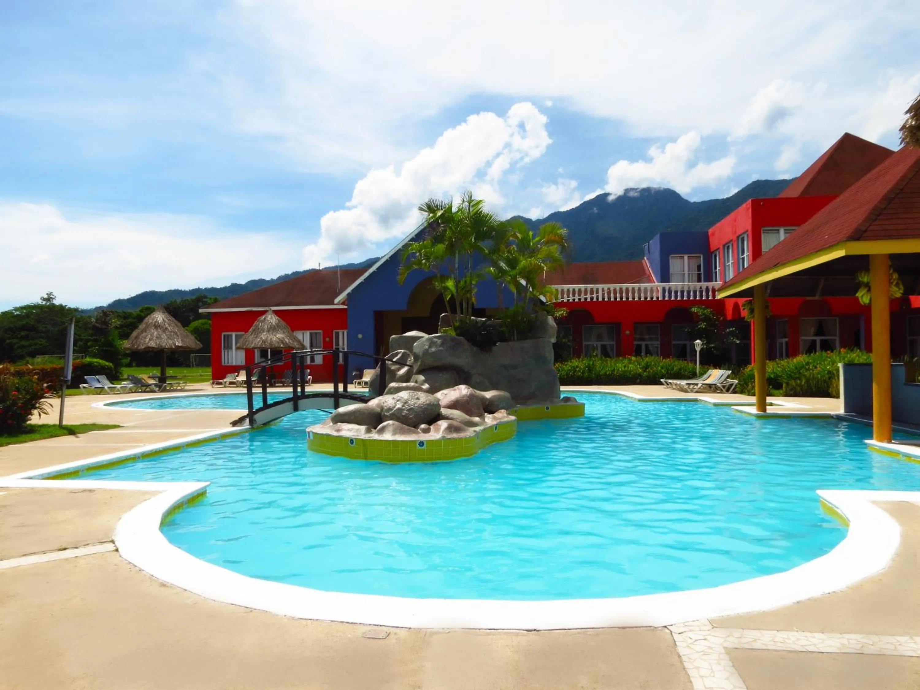 Property building in Hotel Palma Real