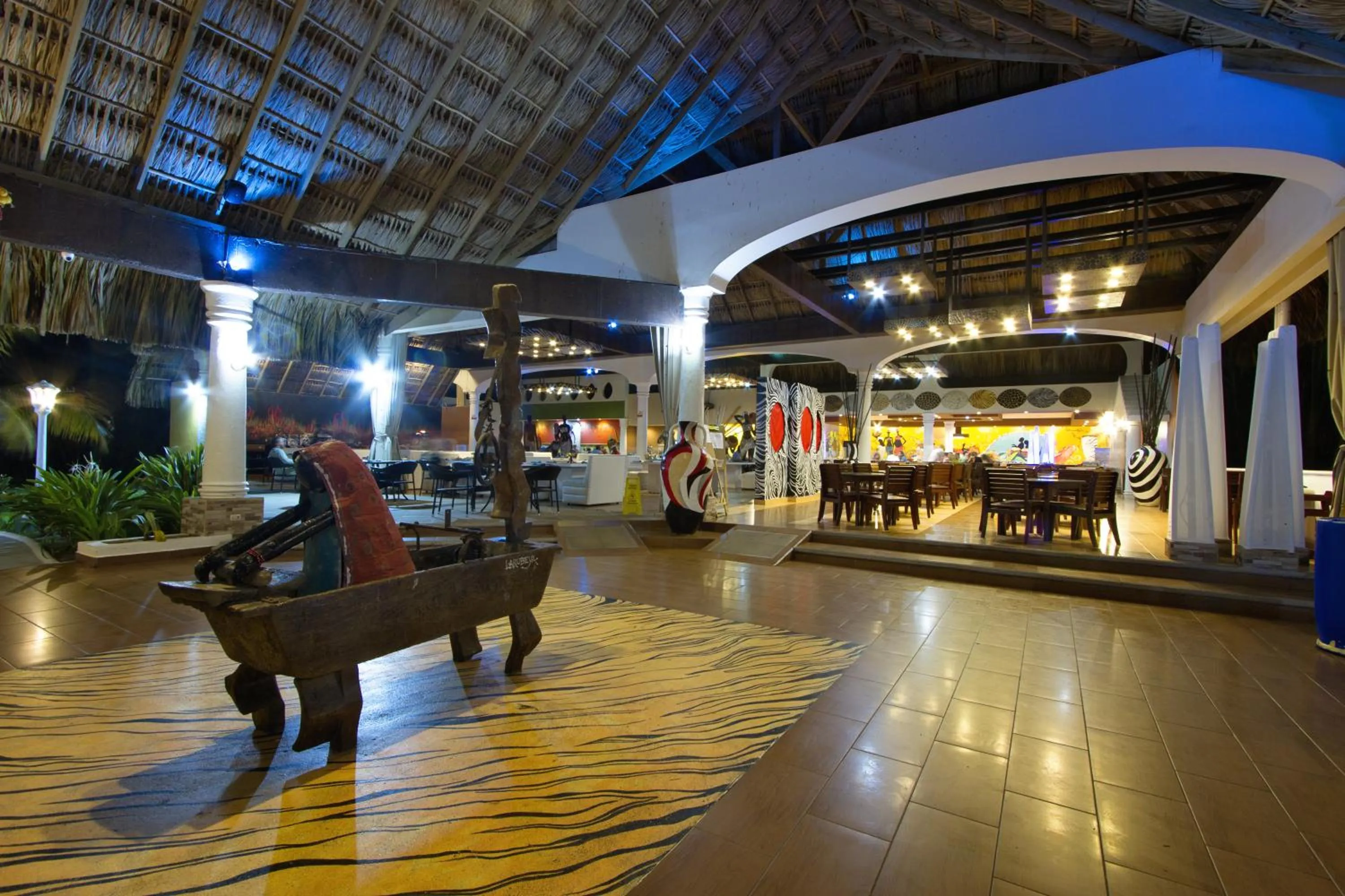 Restaurant/places to eat in Hotel Palma Real