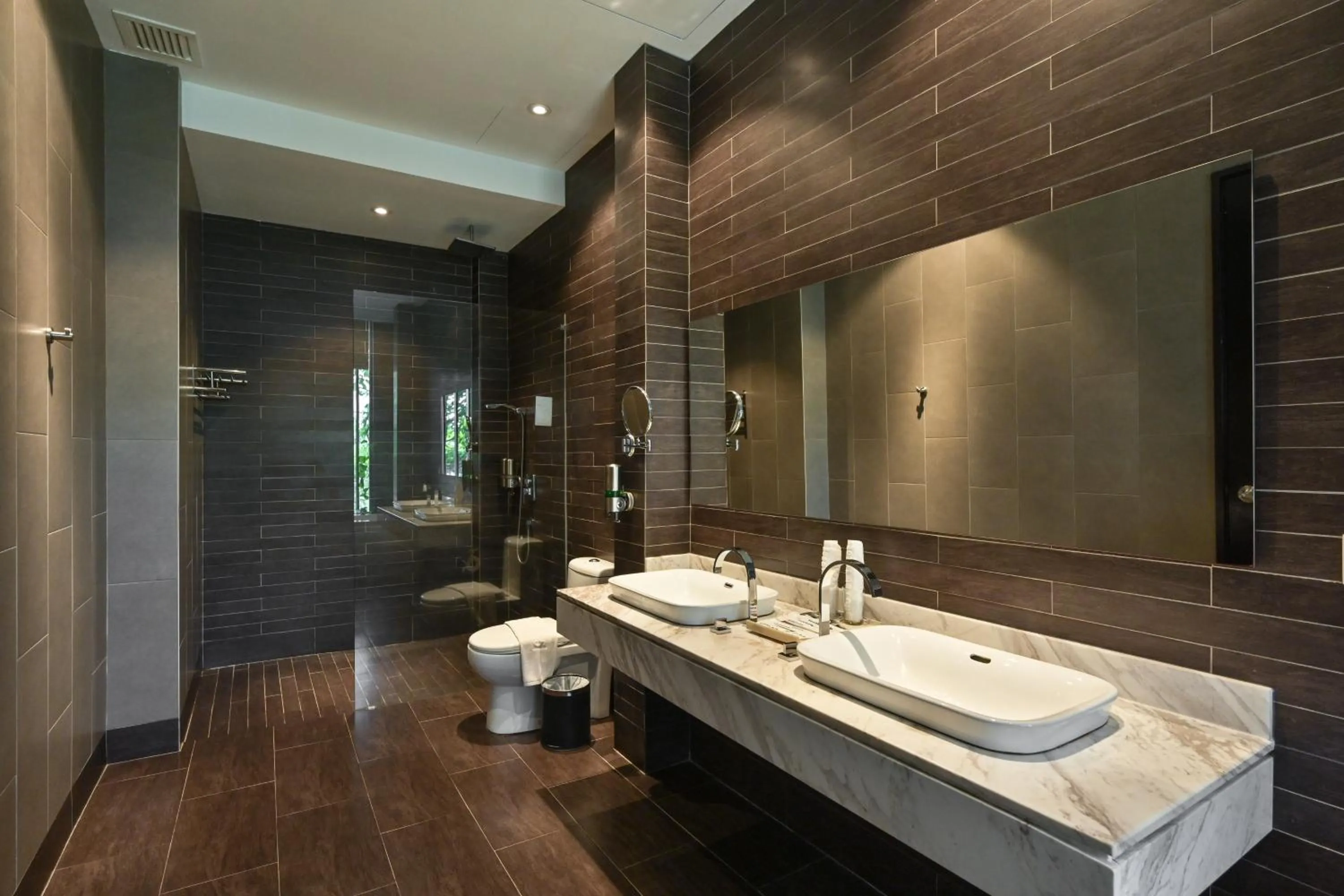 Bathroom in 1825 Gallery Hotel